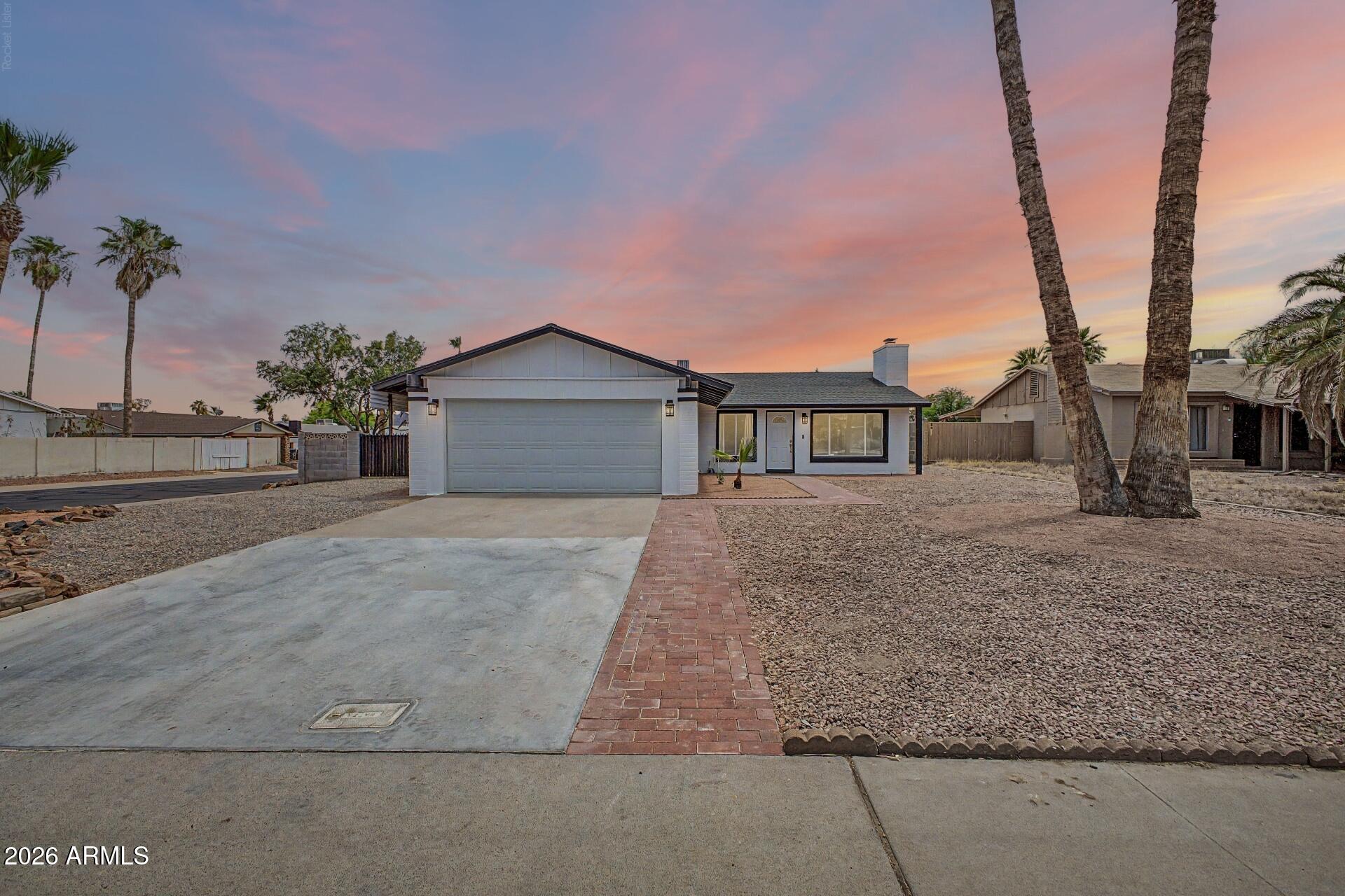 2577 E SWEETWATER Avenue, Phoenix, AZ 85032