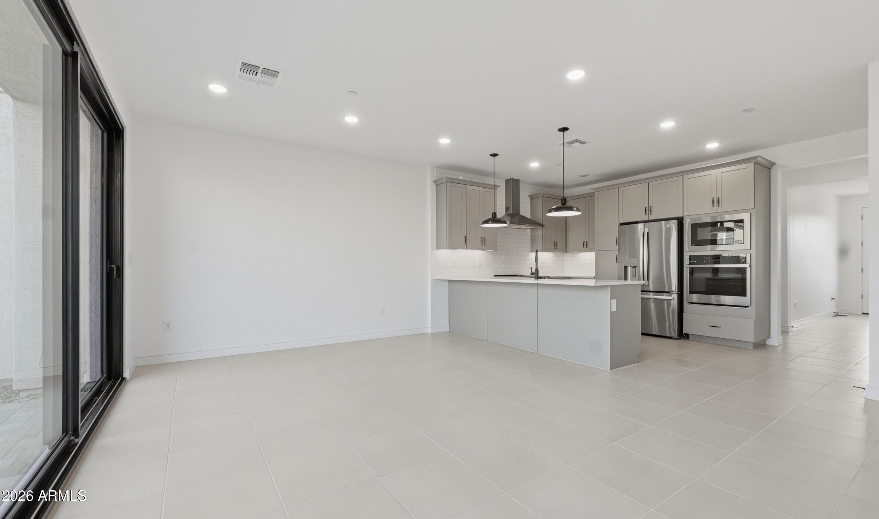 5820 S 35th Way, Phoenix, AZ 85040