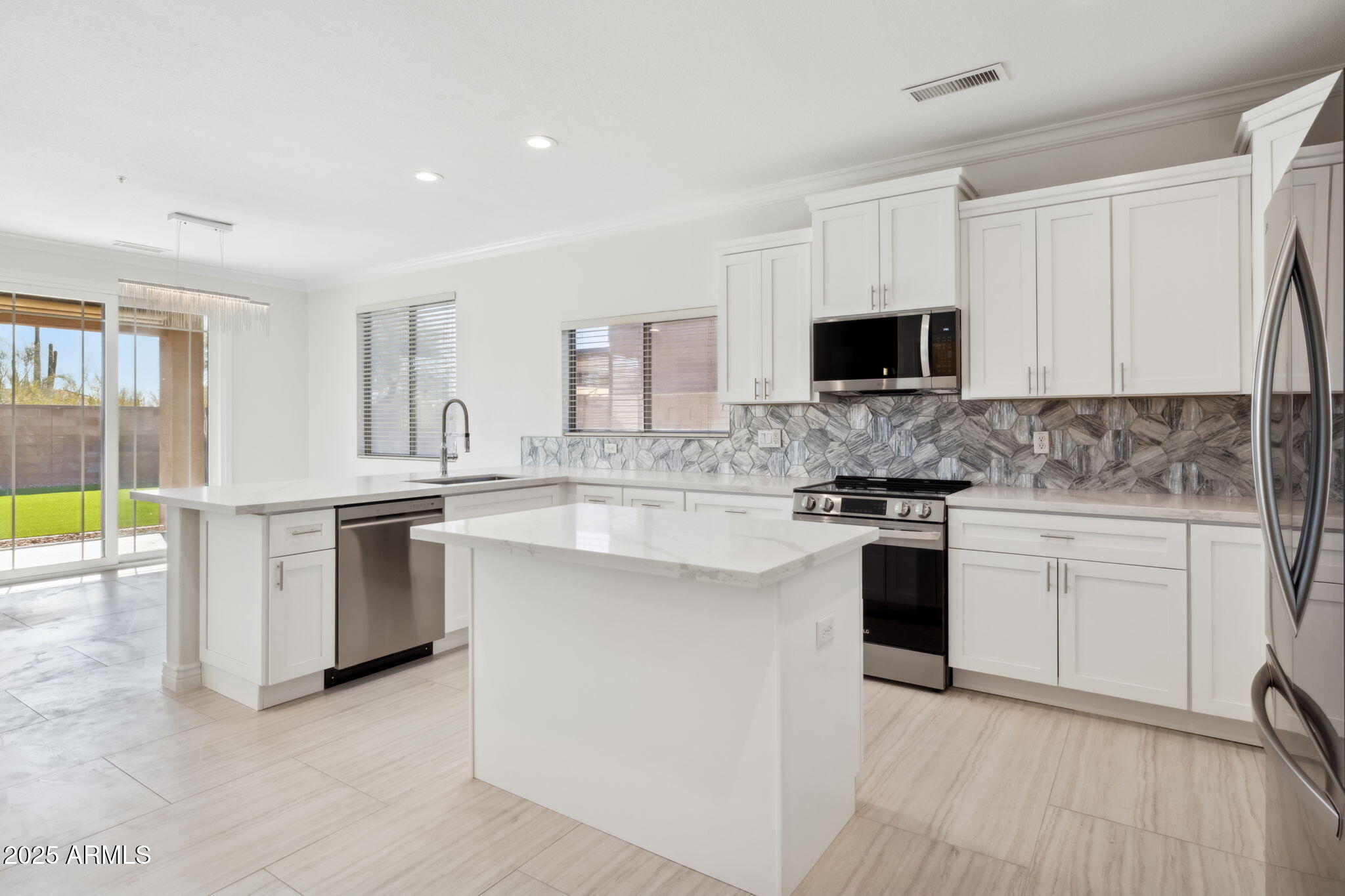 6025 E PALOMINO Lane, Scottsdale, AZ 85266
