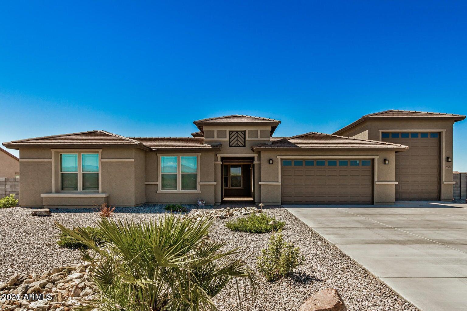 24415 W BAKER Drive, Wittmann, AZ 85361