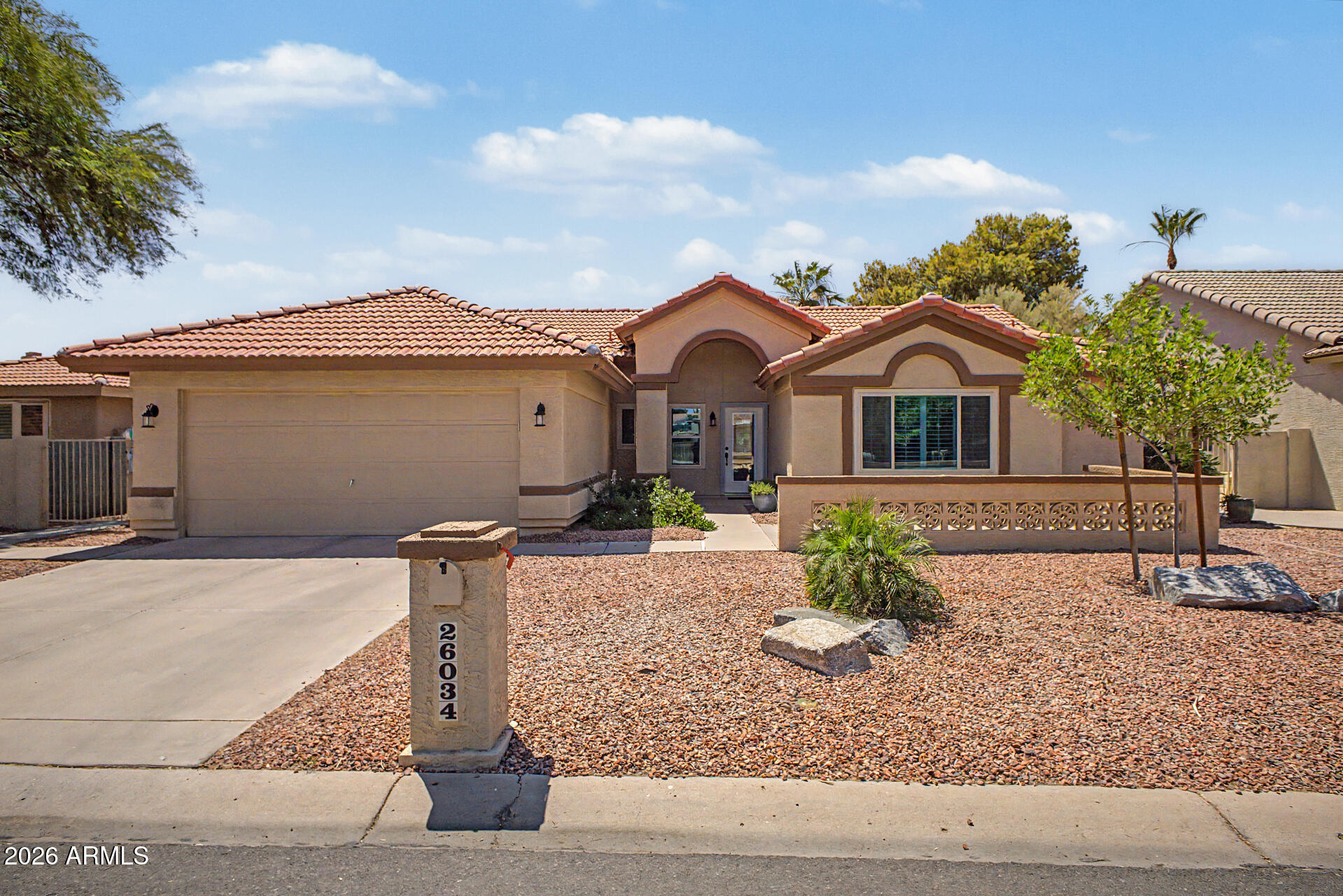 26034 S HOLLYGREEN Drive, Sun Lakes, AZ 85248