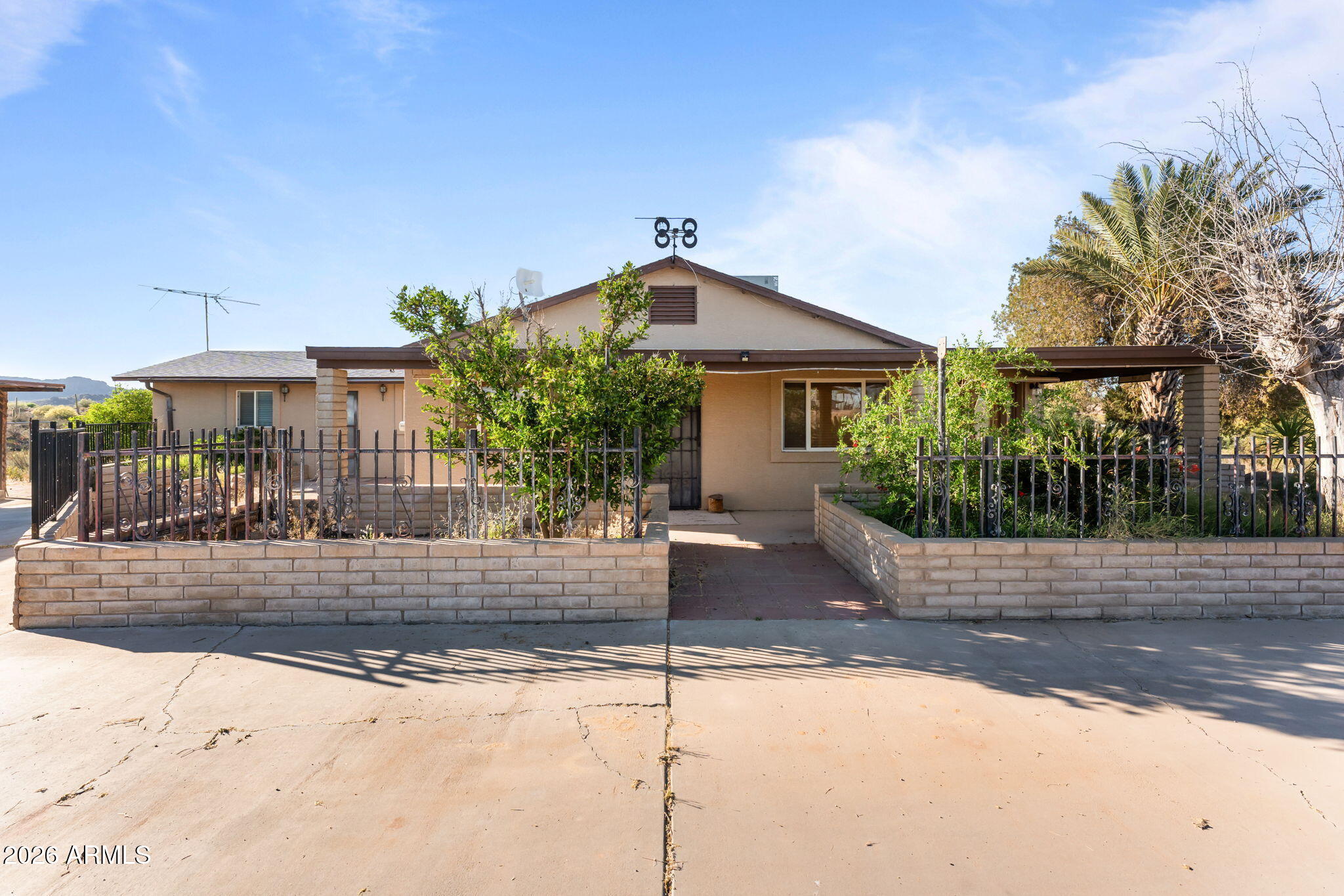 41050 N US Hwy 60, Morristown, AZ 85342