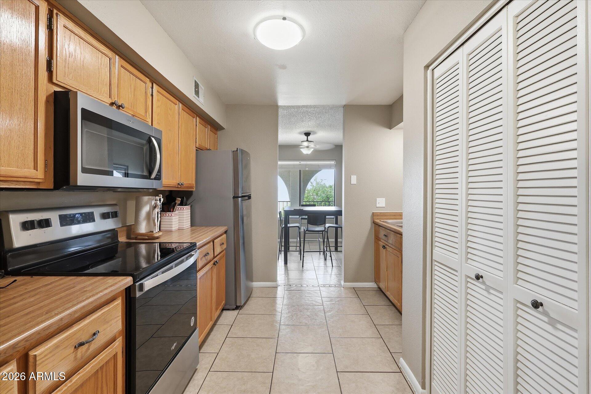 3270 S GOLDFIELD Road 716, Apache Junction, AZ 85119