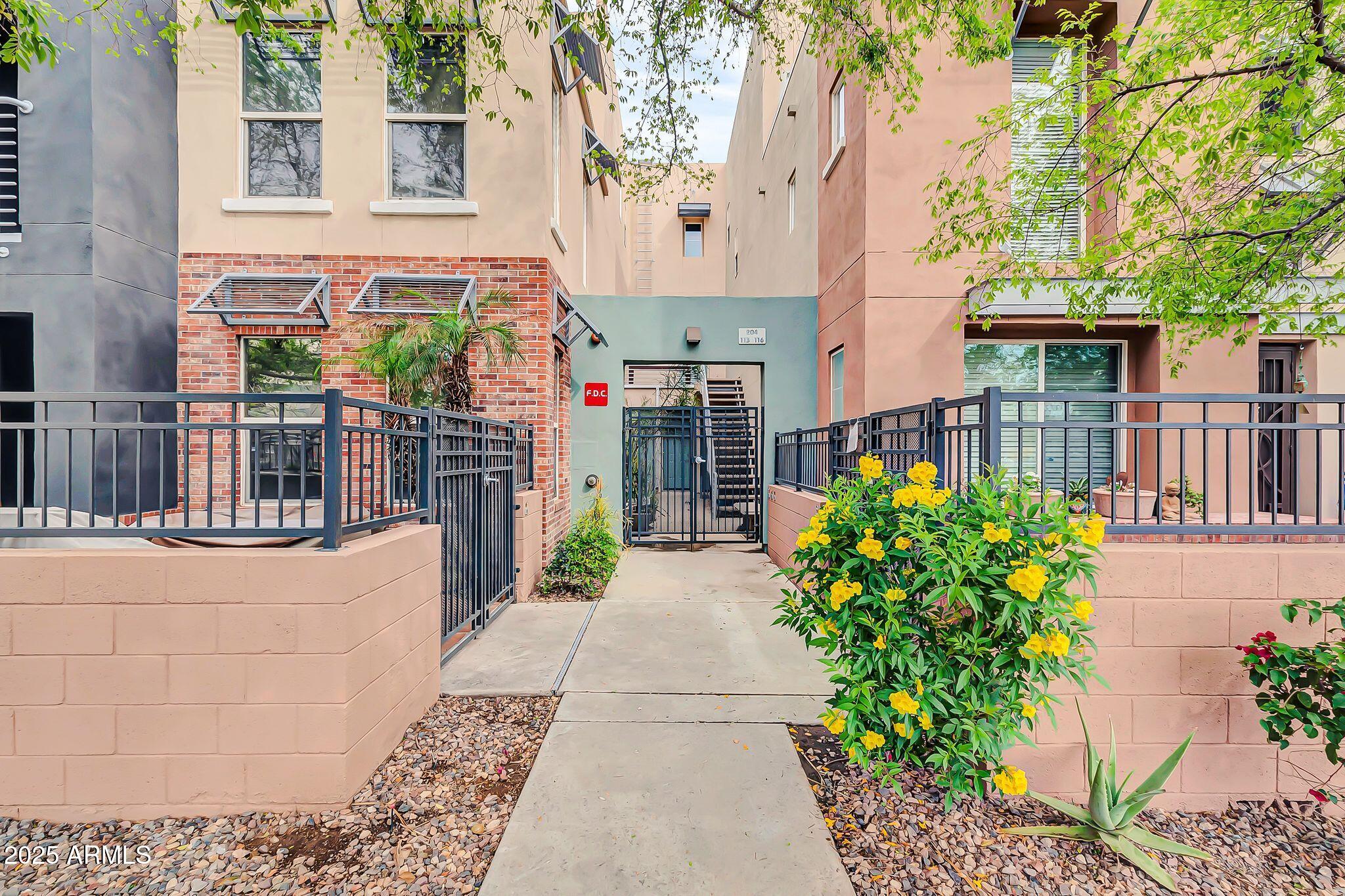 706 E WASHINGTON Street 204, Phoenix, AZ 85034