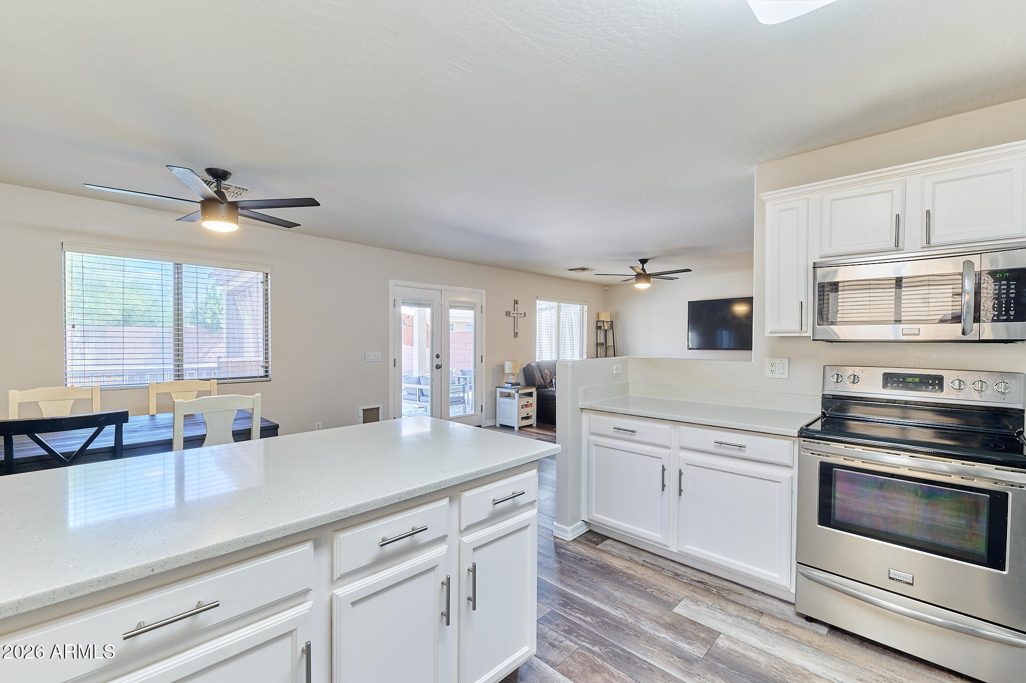 8616 W CROWN KING Road, Tolleson, AZ 85353