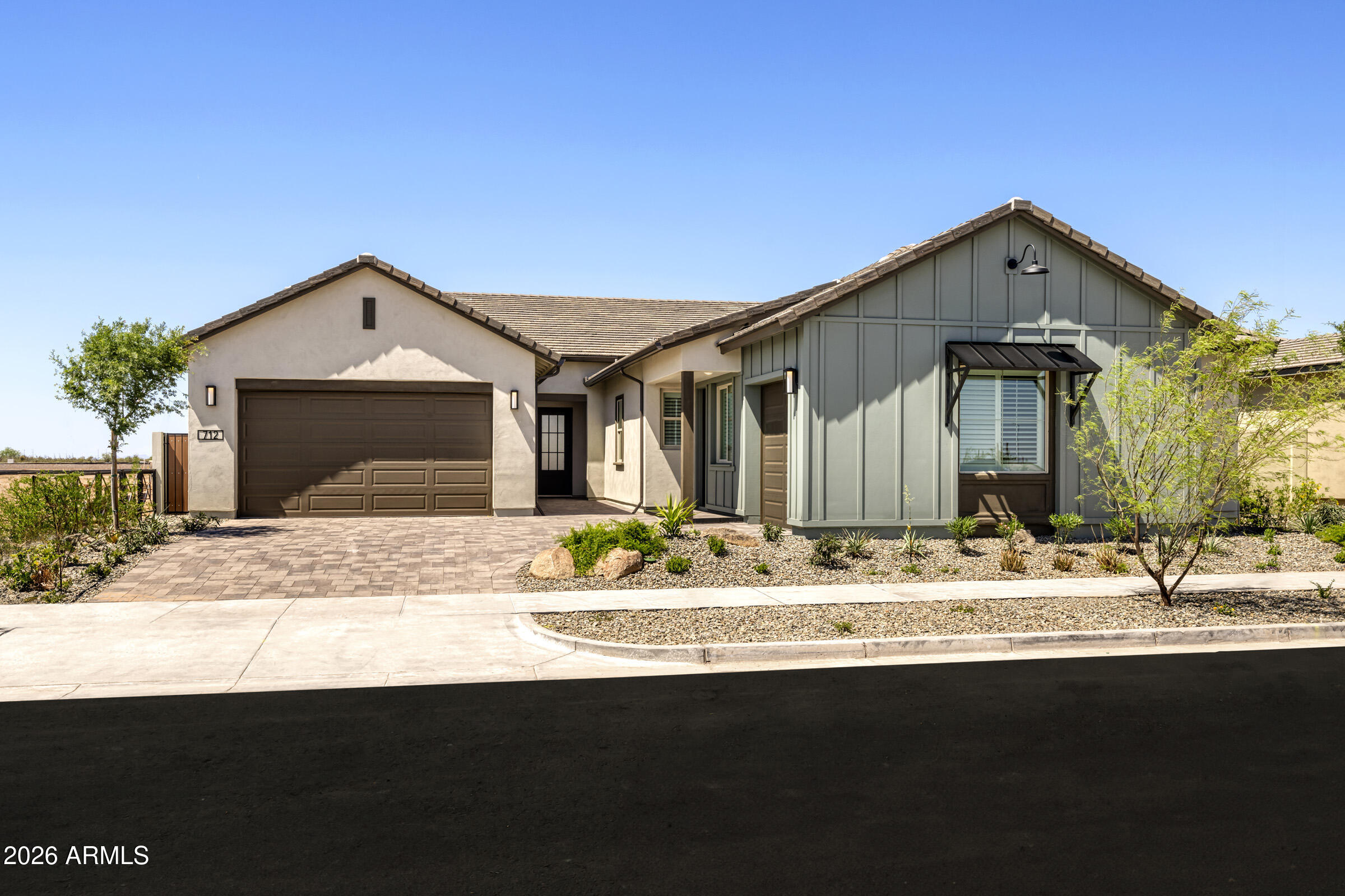 712 W TREASURE Trail, Apache Junction, AZ 85120