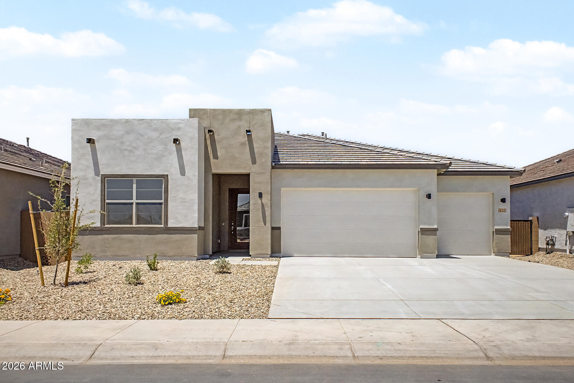 320 W FLOYD Drive, San Tan Valley, AZ 85140
