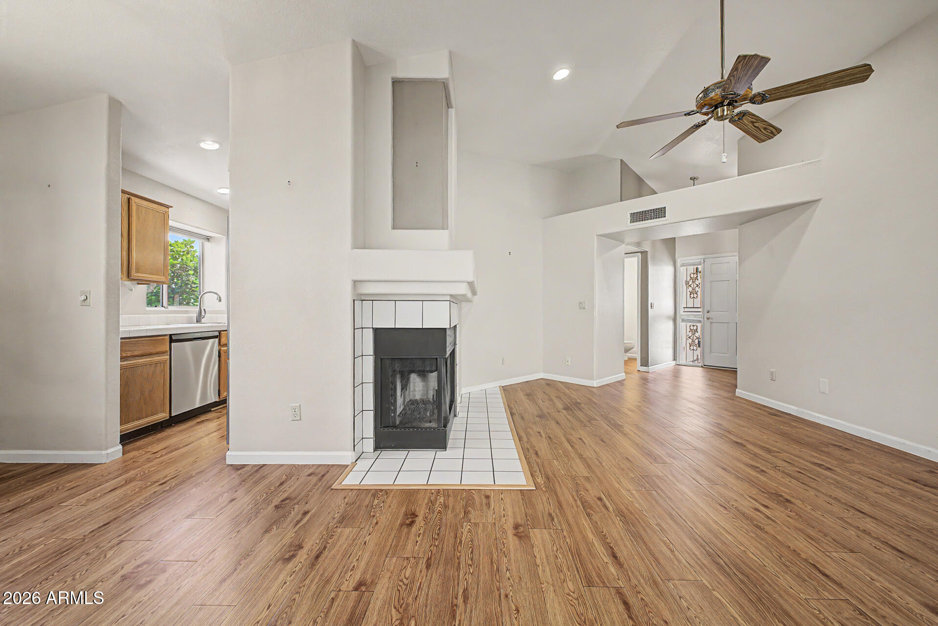 430 W TIERRA BUENA Lane, Phoenix, AZ 85023
