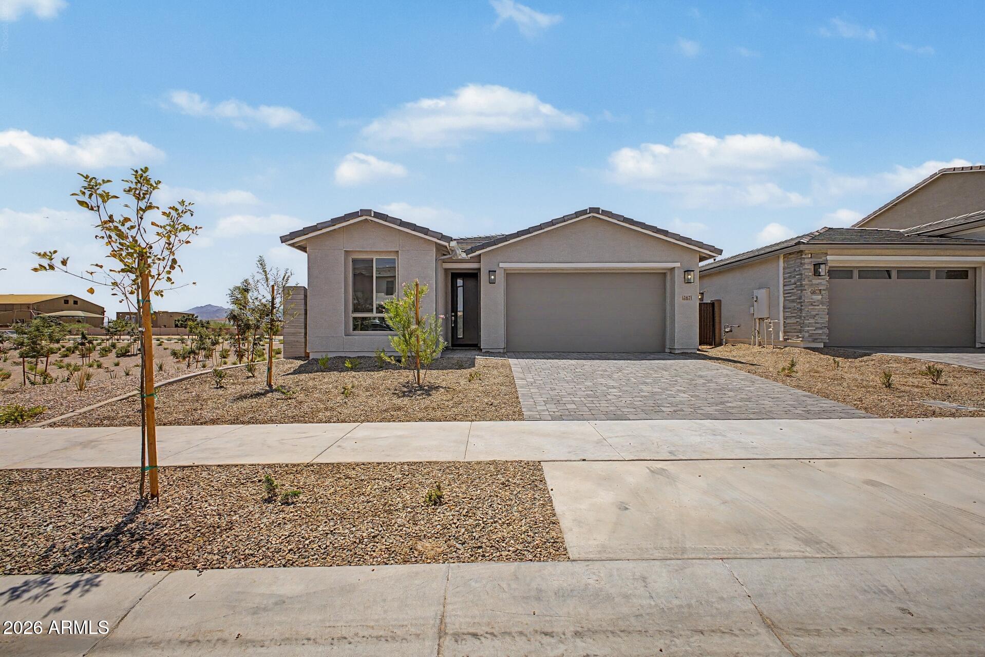15871 W VOGEL Avenue, Goodyear, AZ 85338