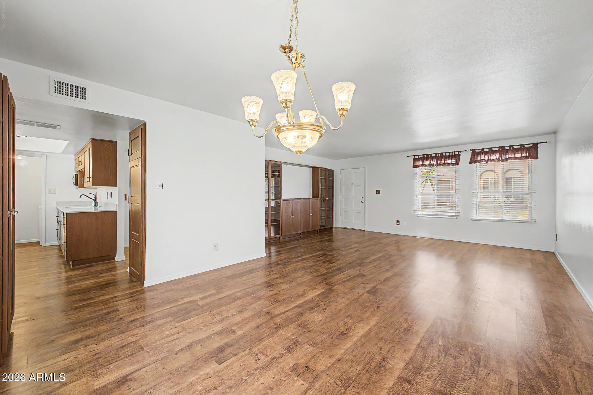 5873 E THOMAS Road, Scottsdale, AZ 85251