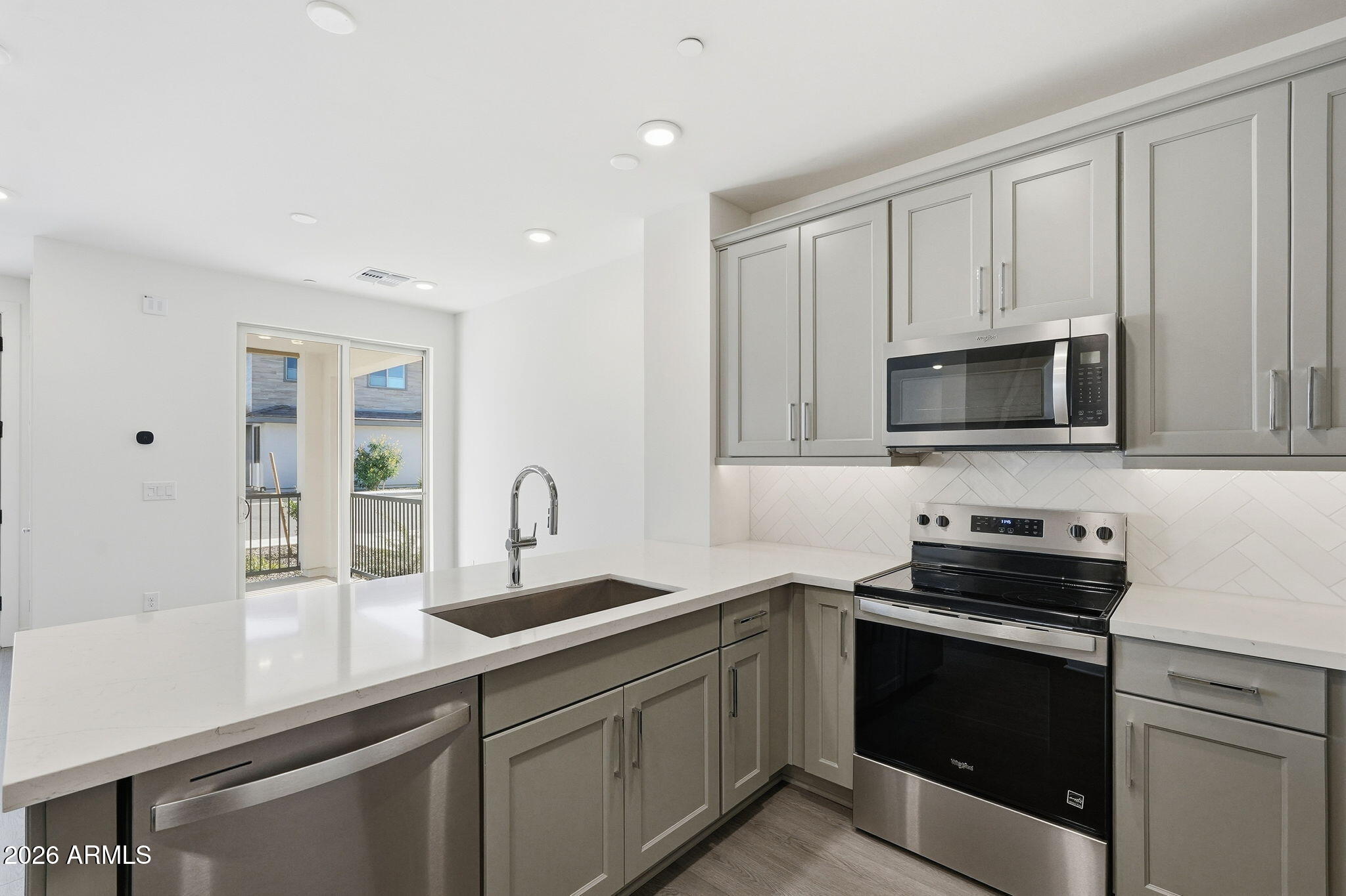 2121 W SONORAN DESERT Drive 80, Phoenix, AZ 85085