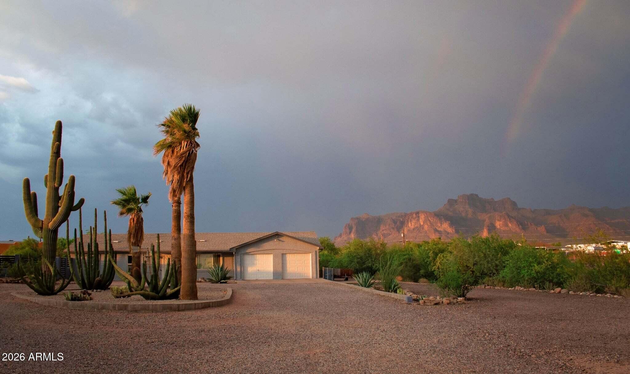 2330 E BROADWAY Avenue, Apache Junction, AZ 85119