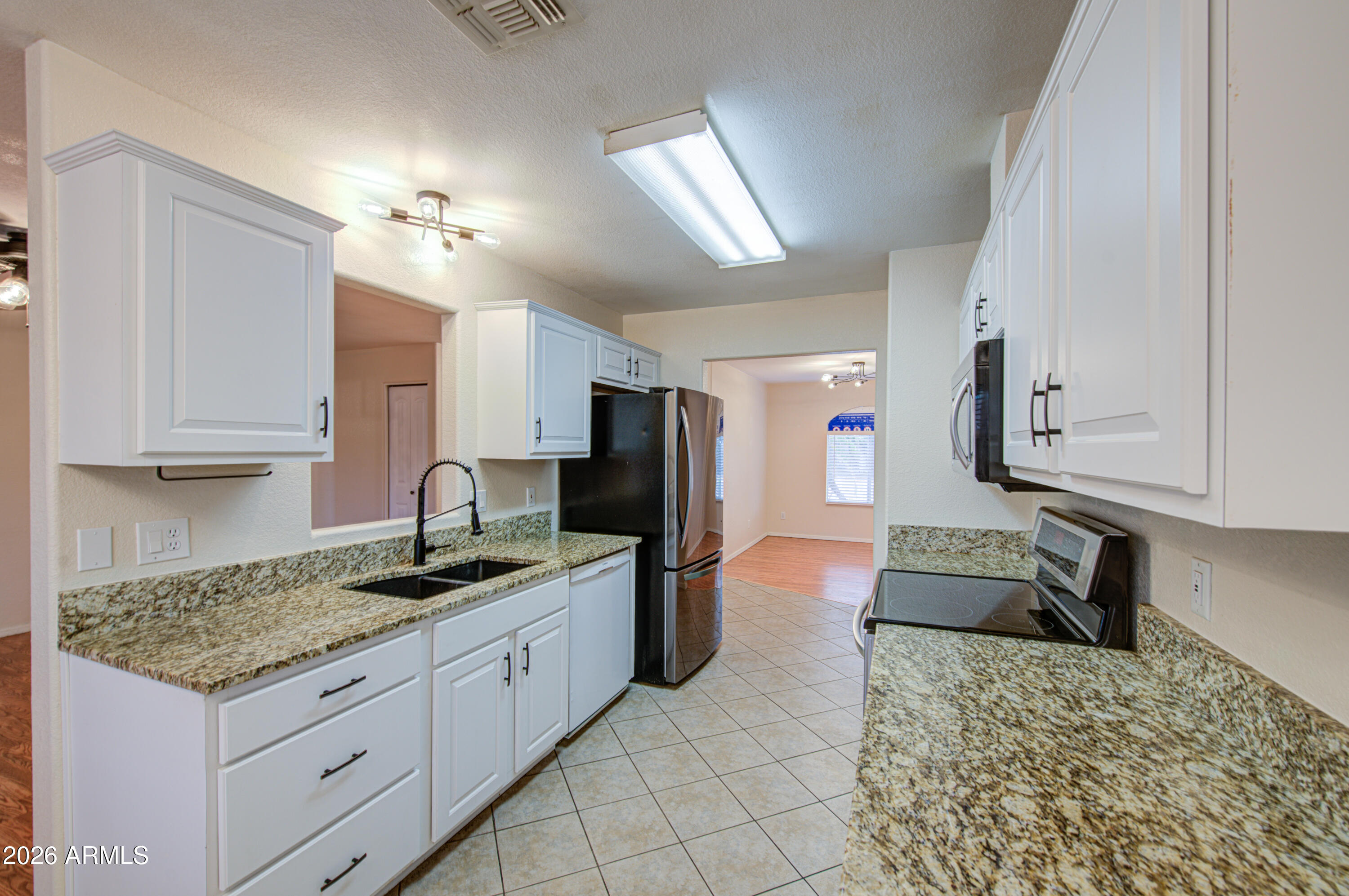 1757 W RAY Lane, Apache Junction, AZ 85120