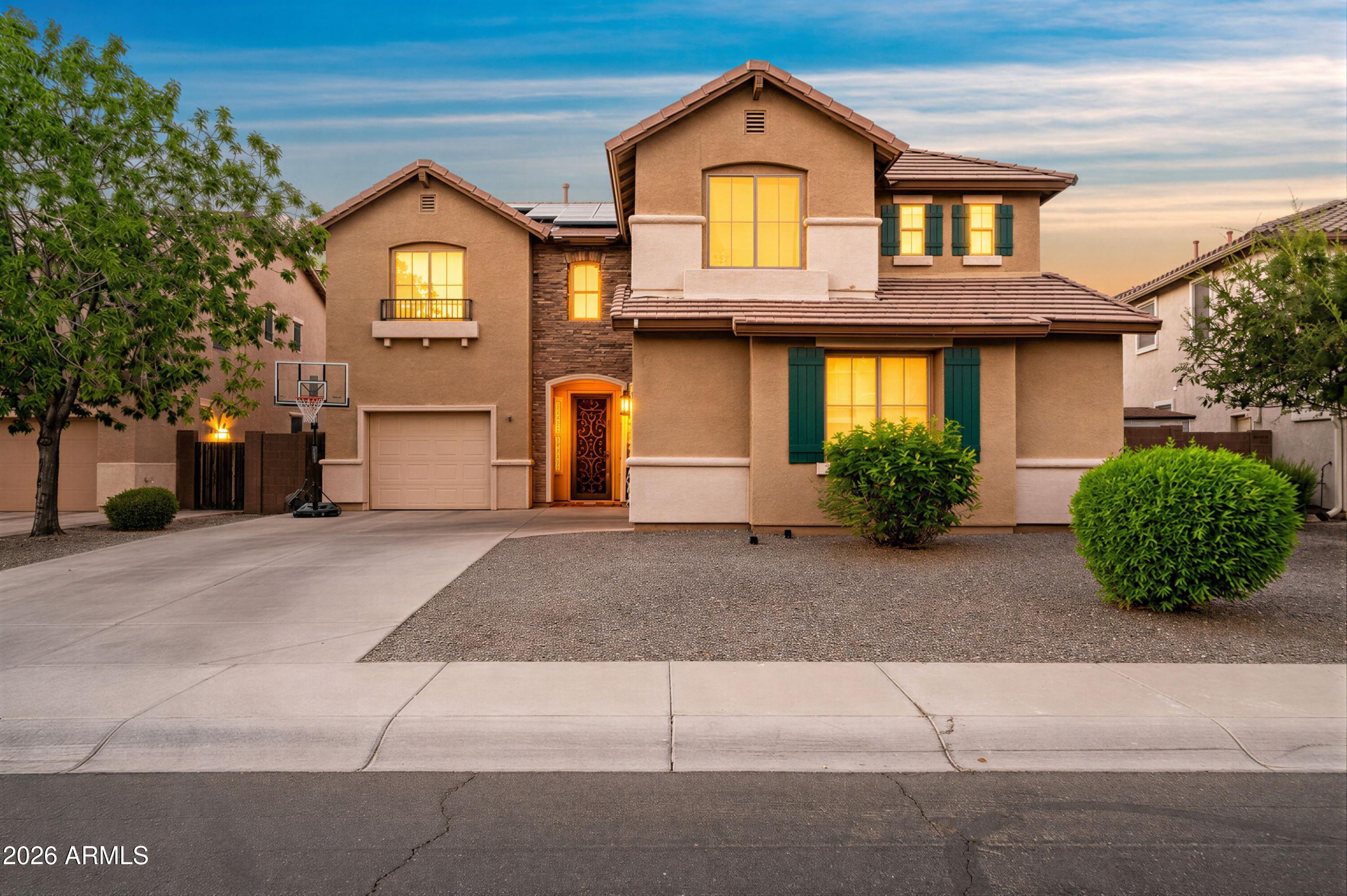 742 E KINGBIRD Drive, Gilbert, AZ 85297