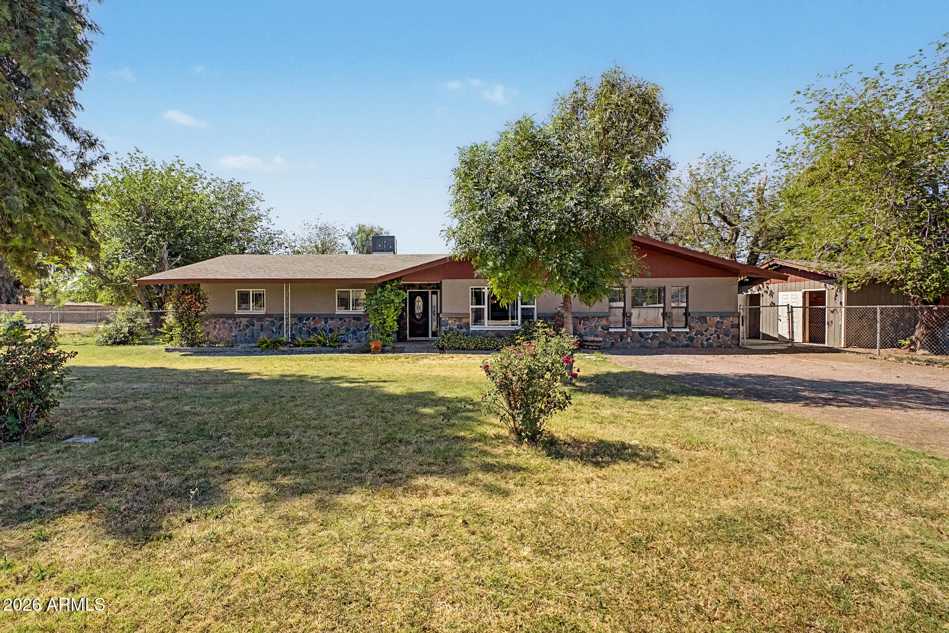 2975 E CAMPBELL Road, Gilbert, AZ 85234