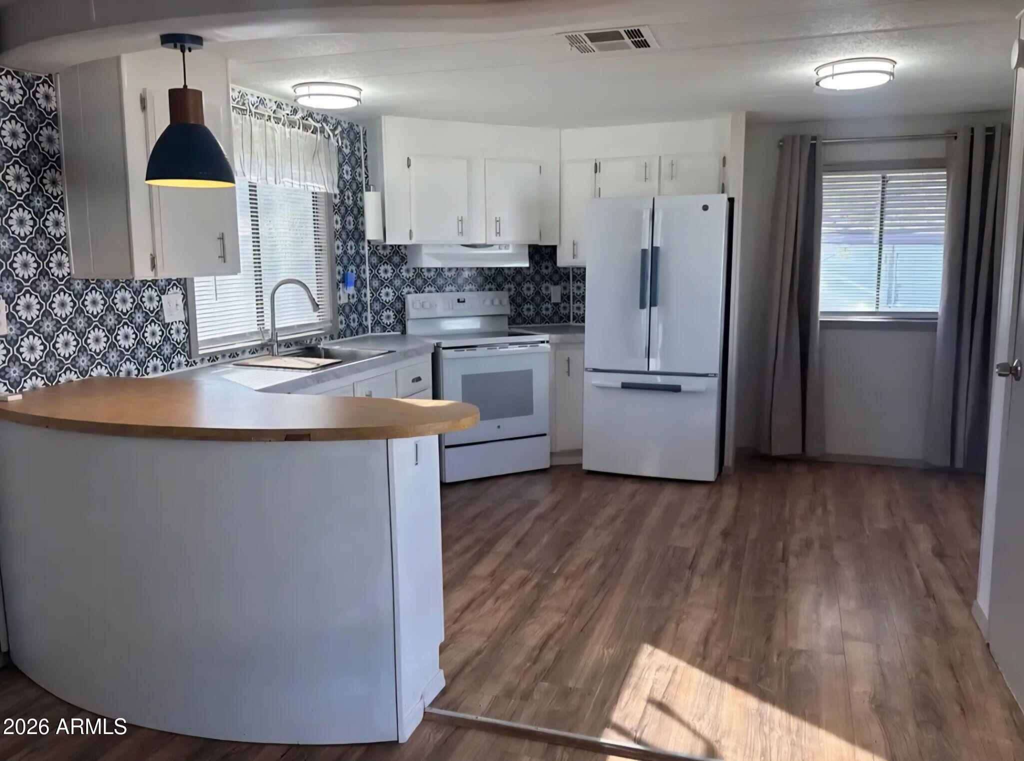 1770 N VALLEY Drive 65, Apache Junction, AZ 85120