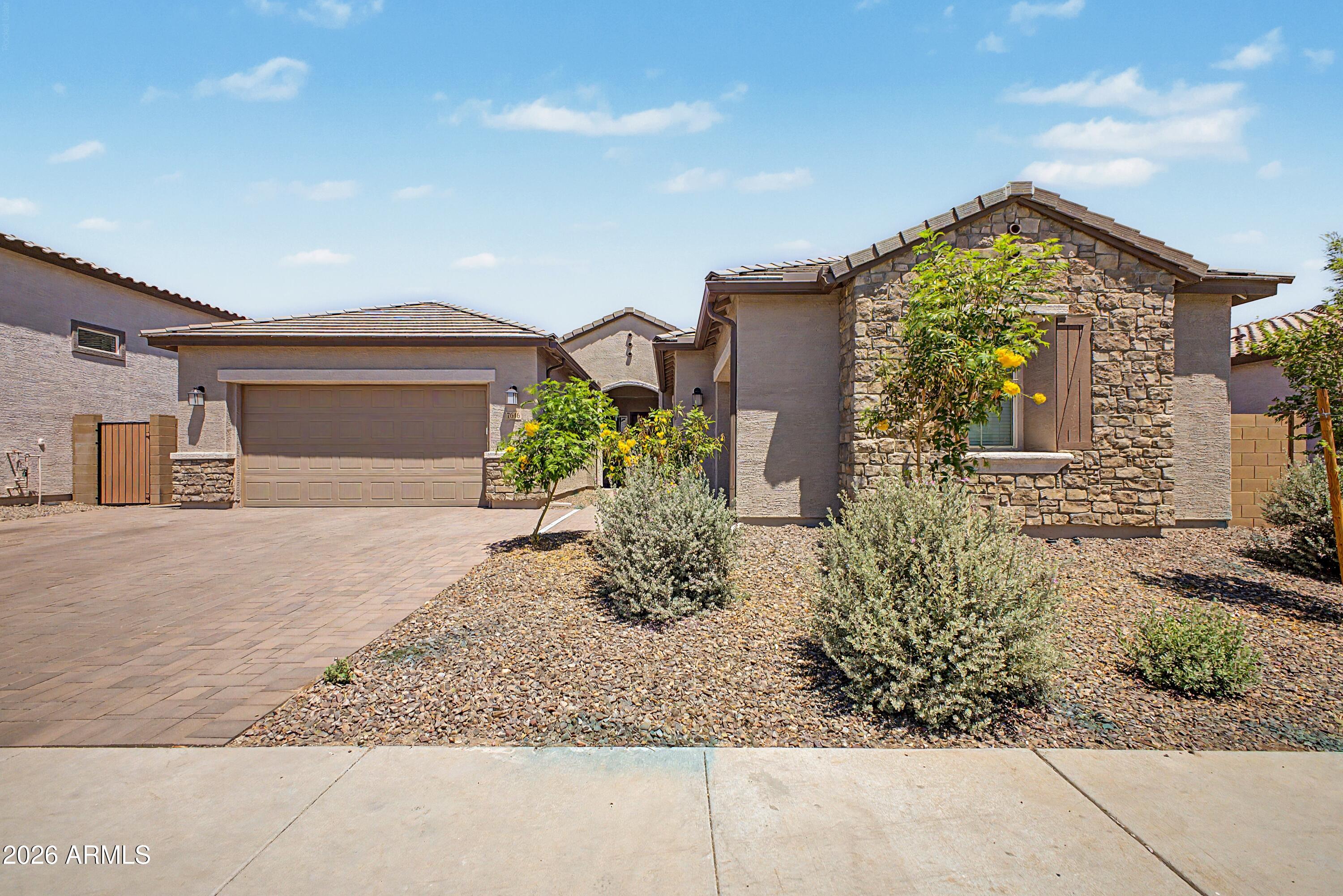 7646 W DESERT SPOON Drive, Peoria, AZ 85383