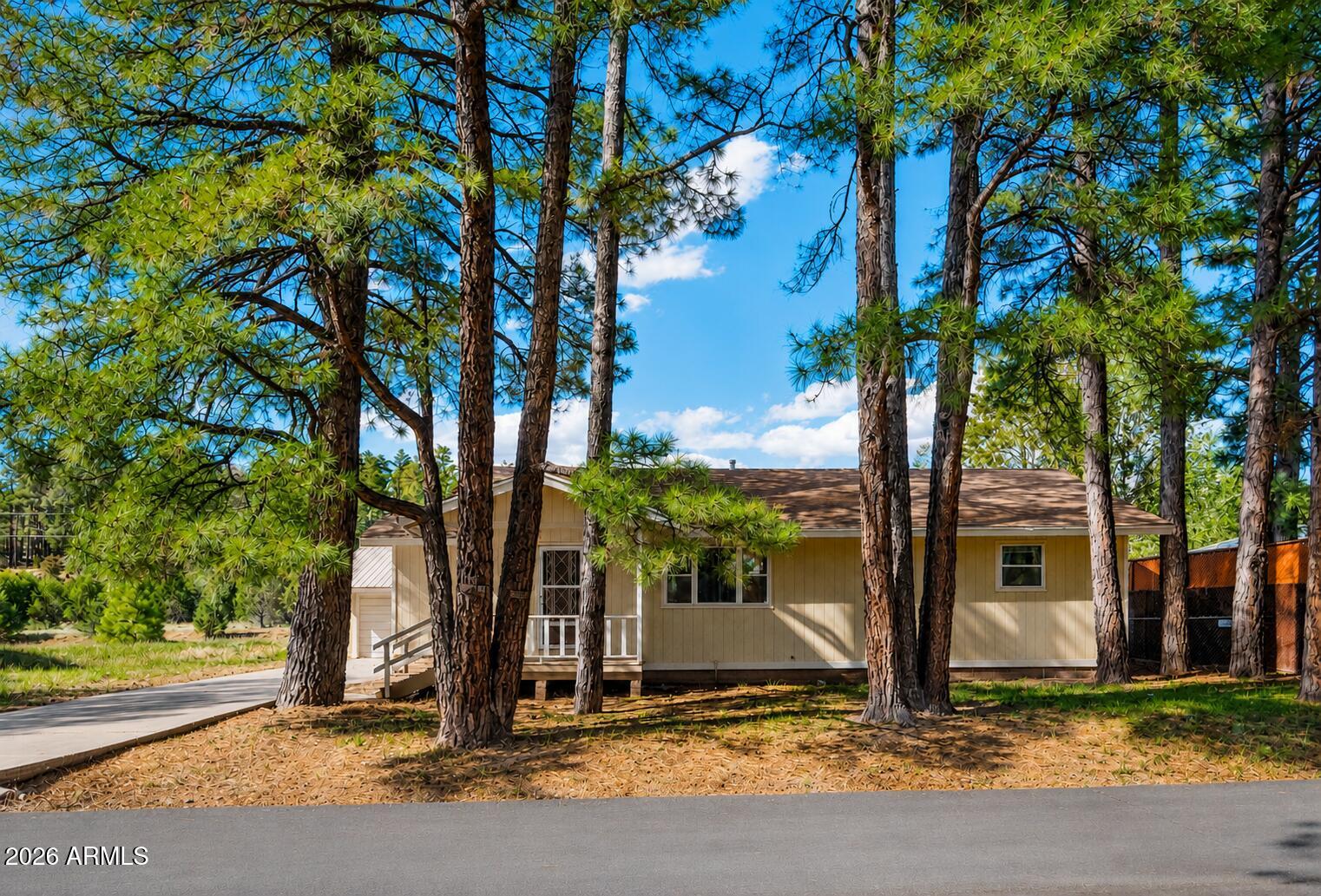 2200 W PARK VALLEY Road, Show Low, AZ 85901