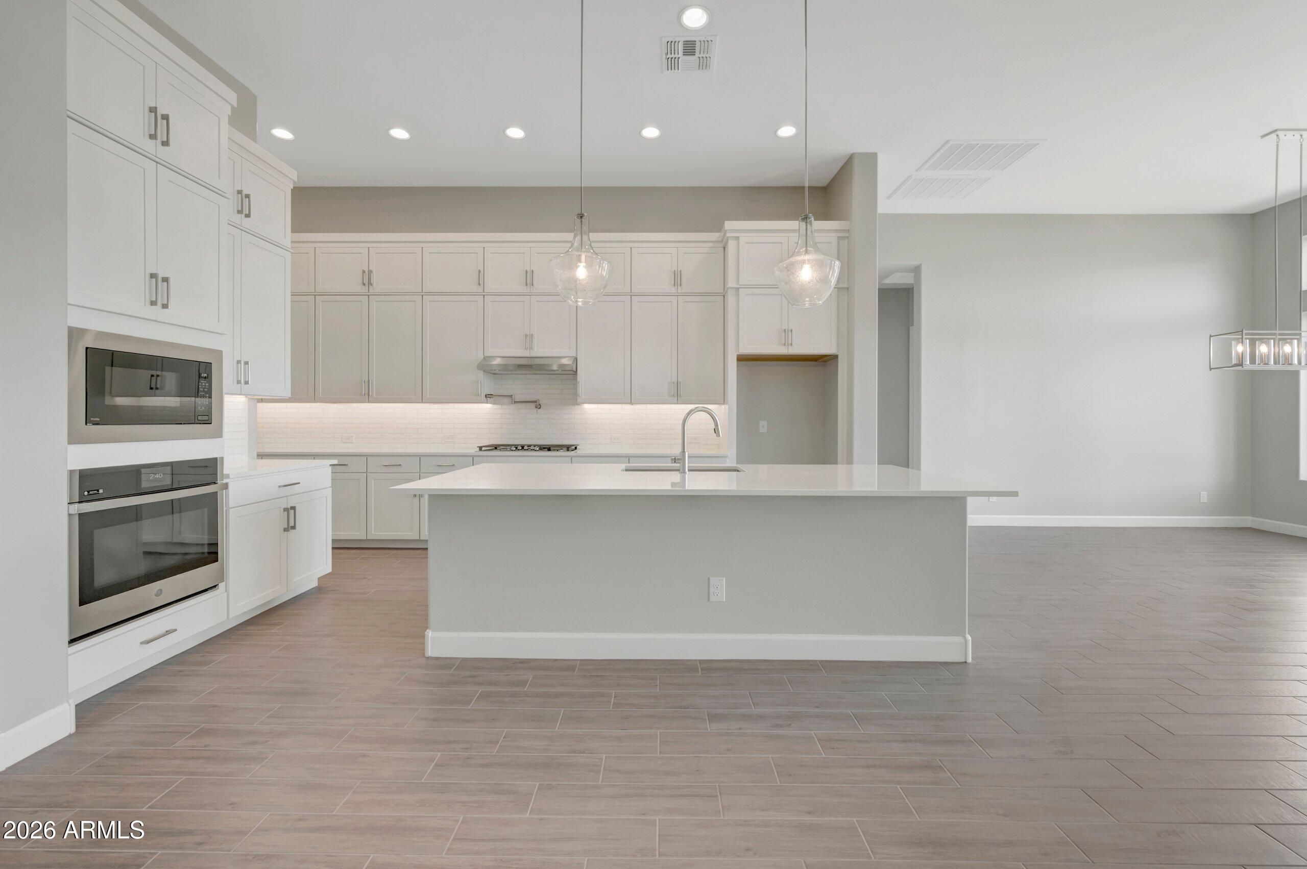2909 E PICUAL Avenue, San Tan Valley, AZ 85140