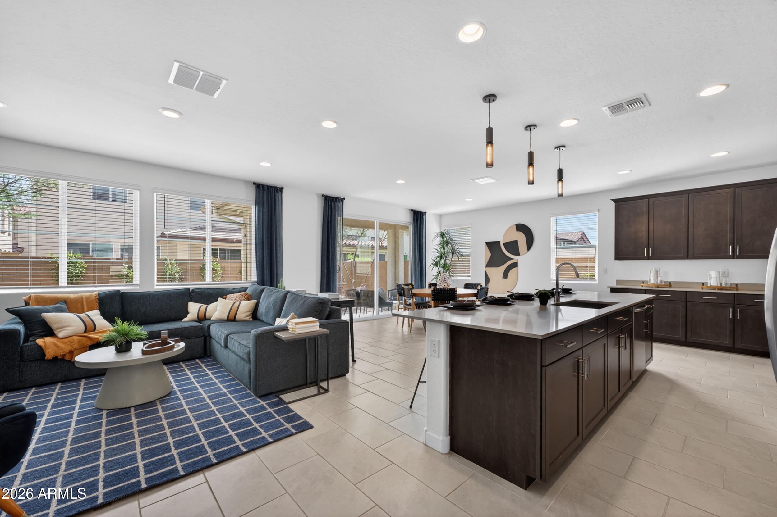 10203 E ULYSSES Avenue, Mesa, AZ 85212