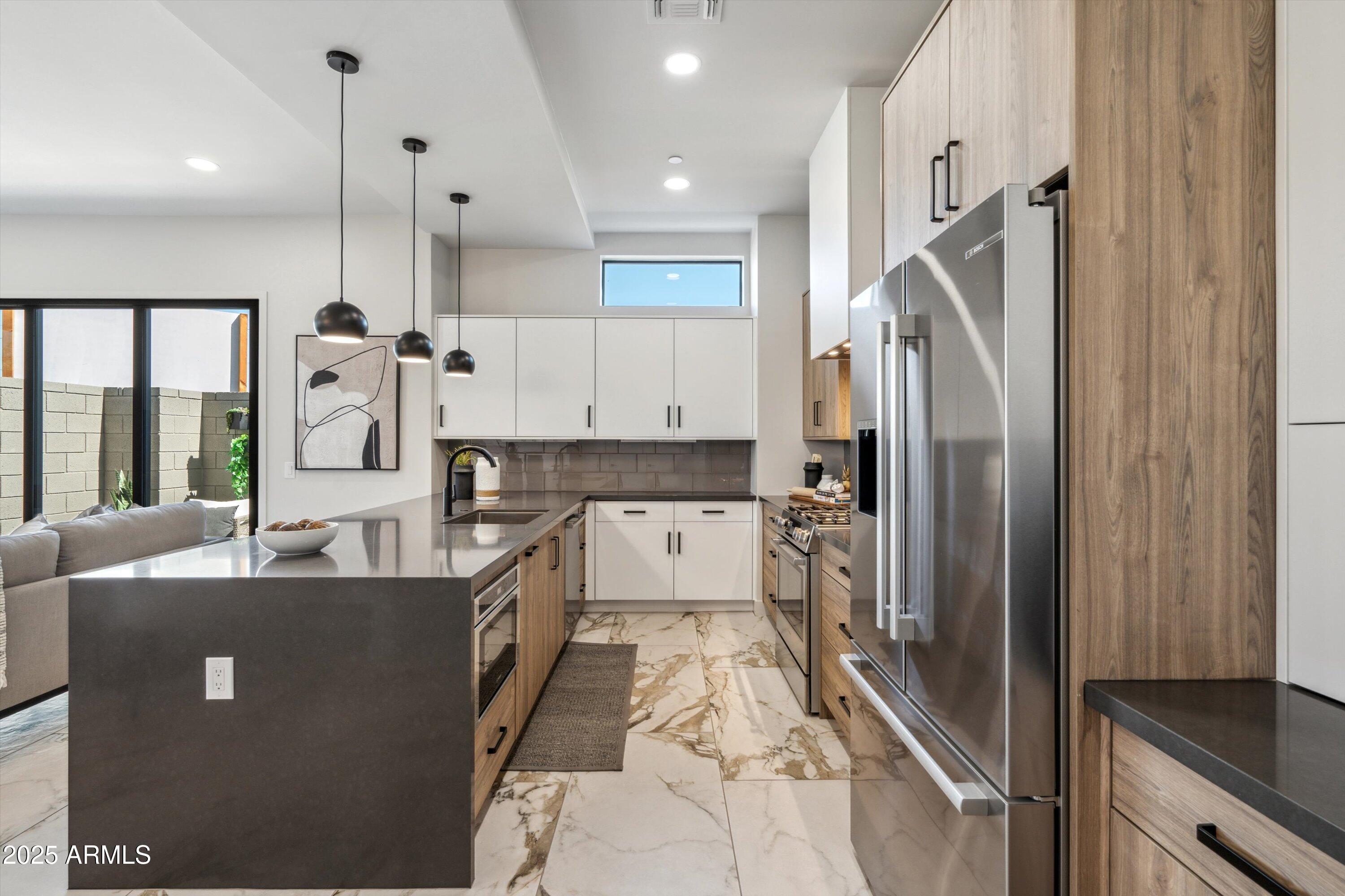 377 E WINDSOR Avenue 20, Phoenix, AZ 85004