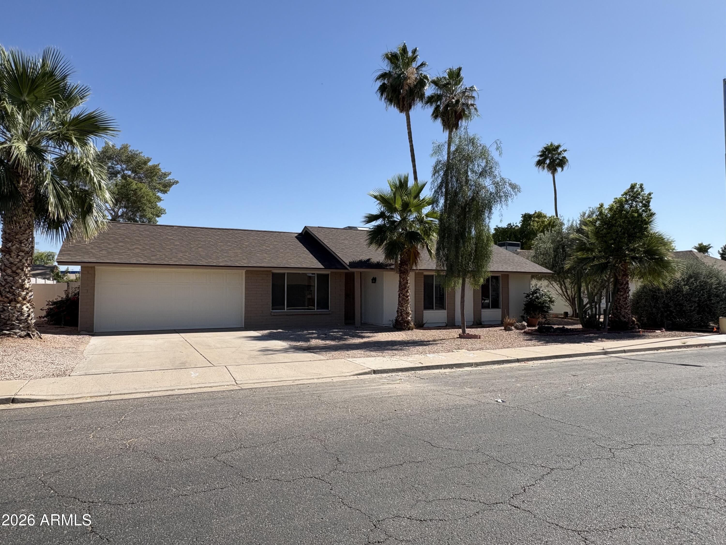 1521 W NOPAL Avenue, Mesa, AZ 85202