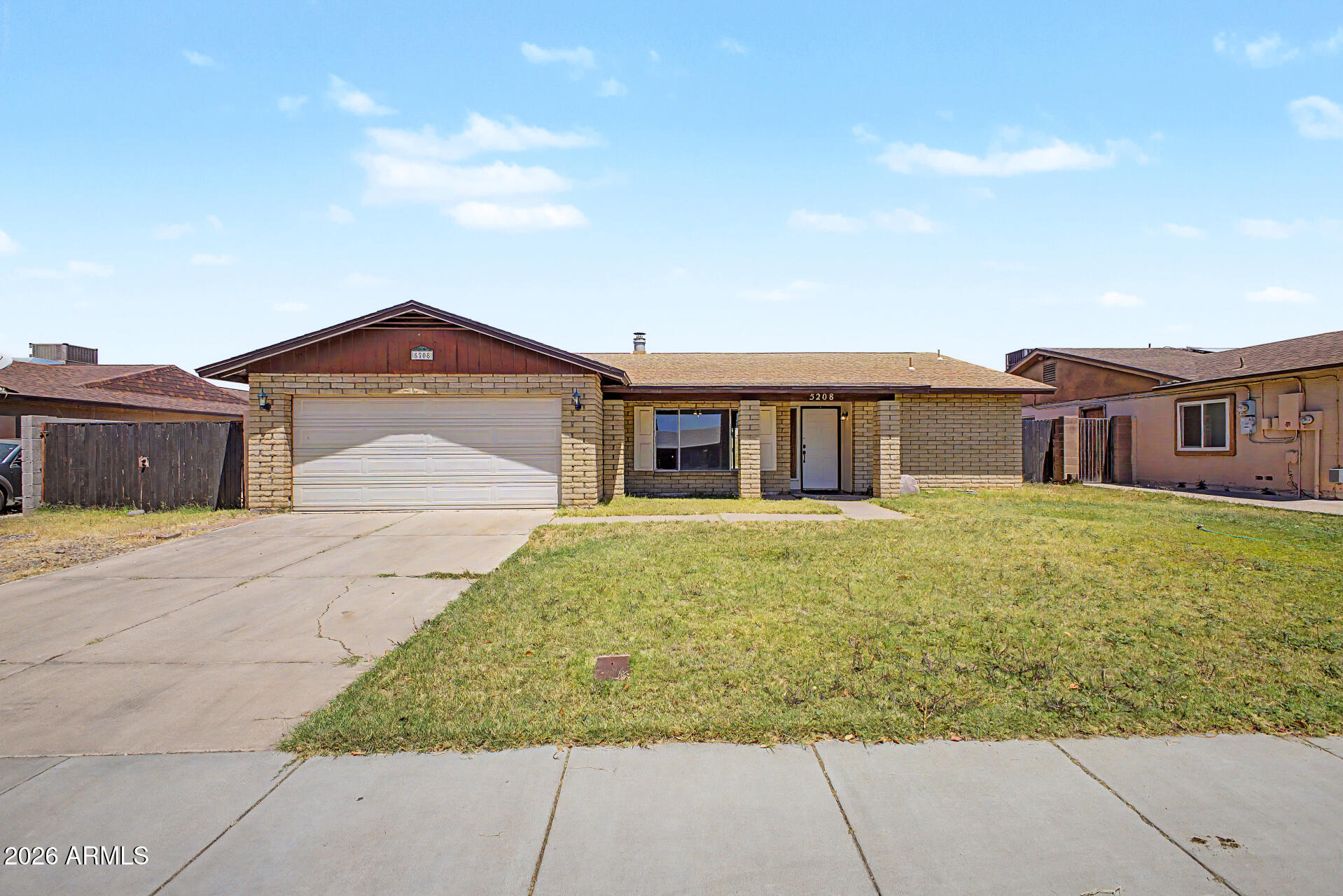 5208 W SHANGRI LA Road, Glendale, AZ 85304