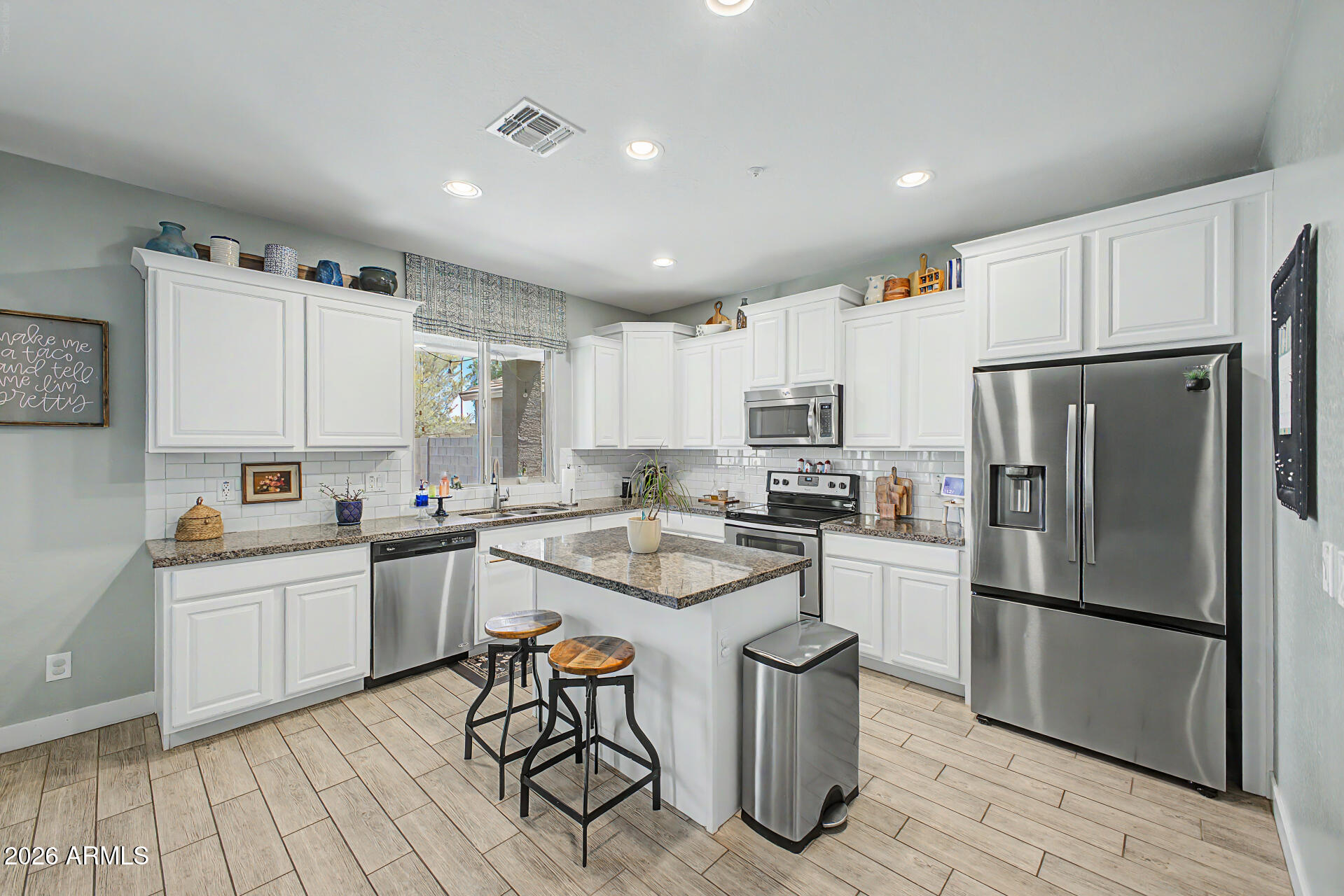8864 W CAMERON Drive, Peoria, AZ 85345