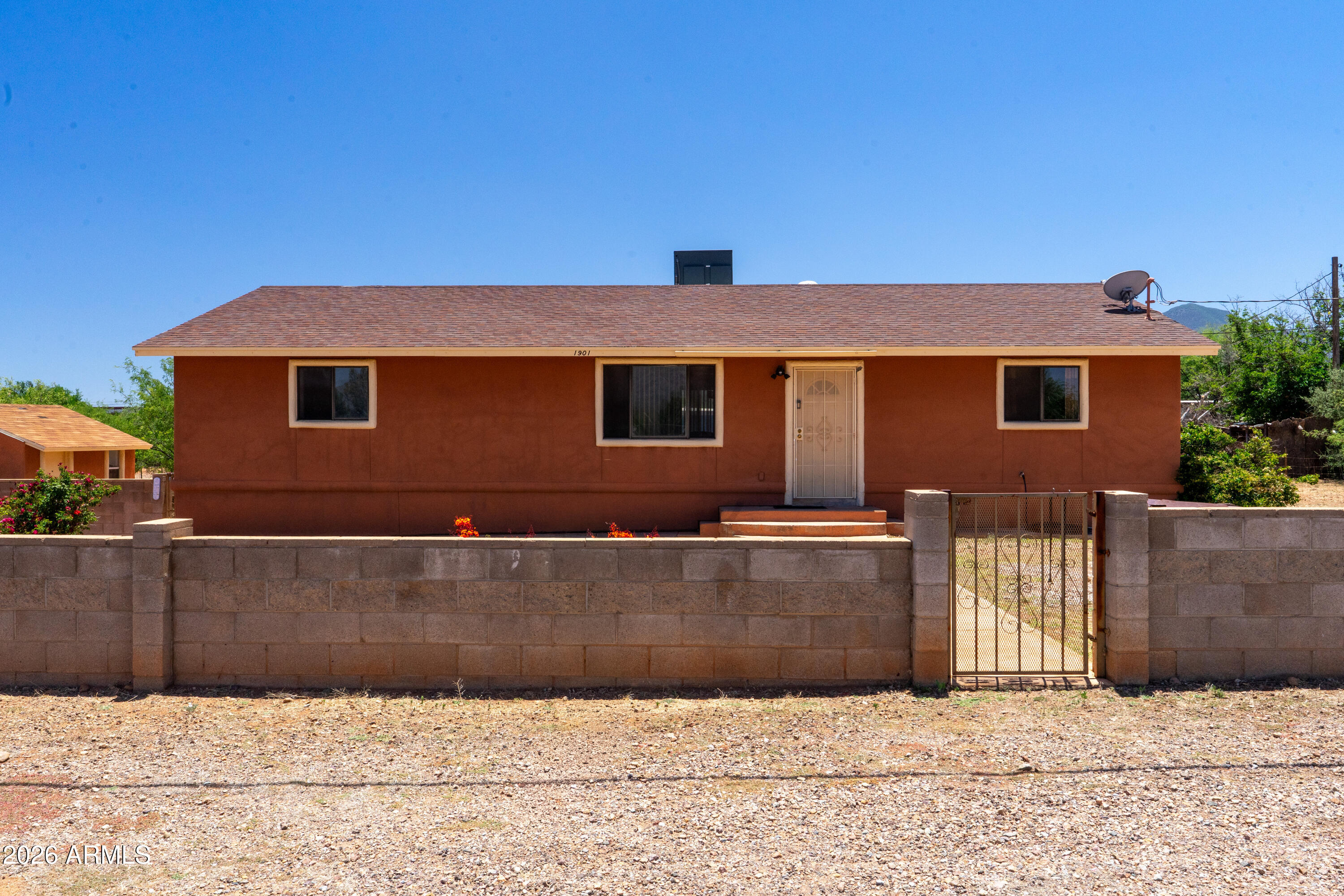 1901 W Newell Street, Naco, AZ 85620
