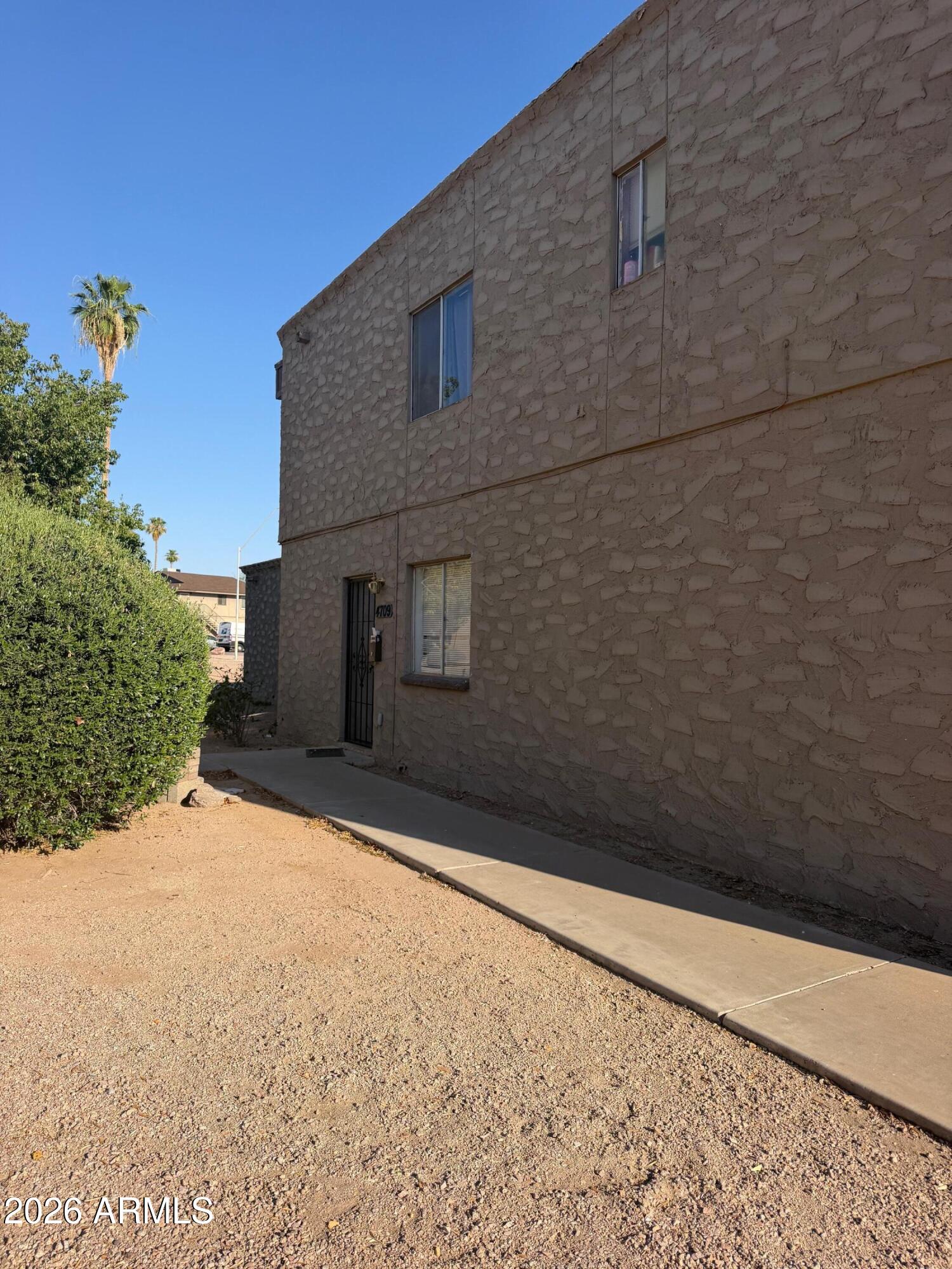 4709 E BELLEVIEW Street, Phoenix, AZ 85008