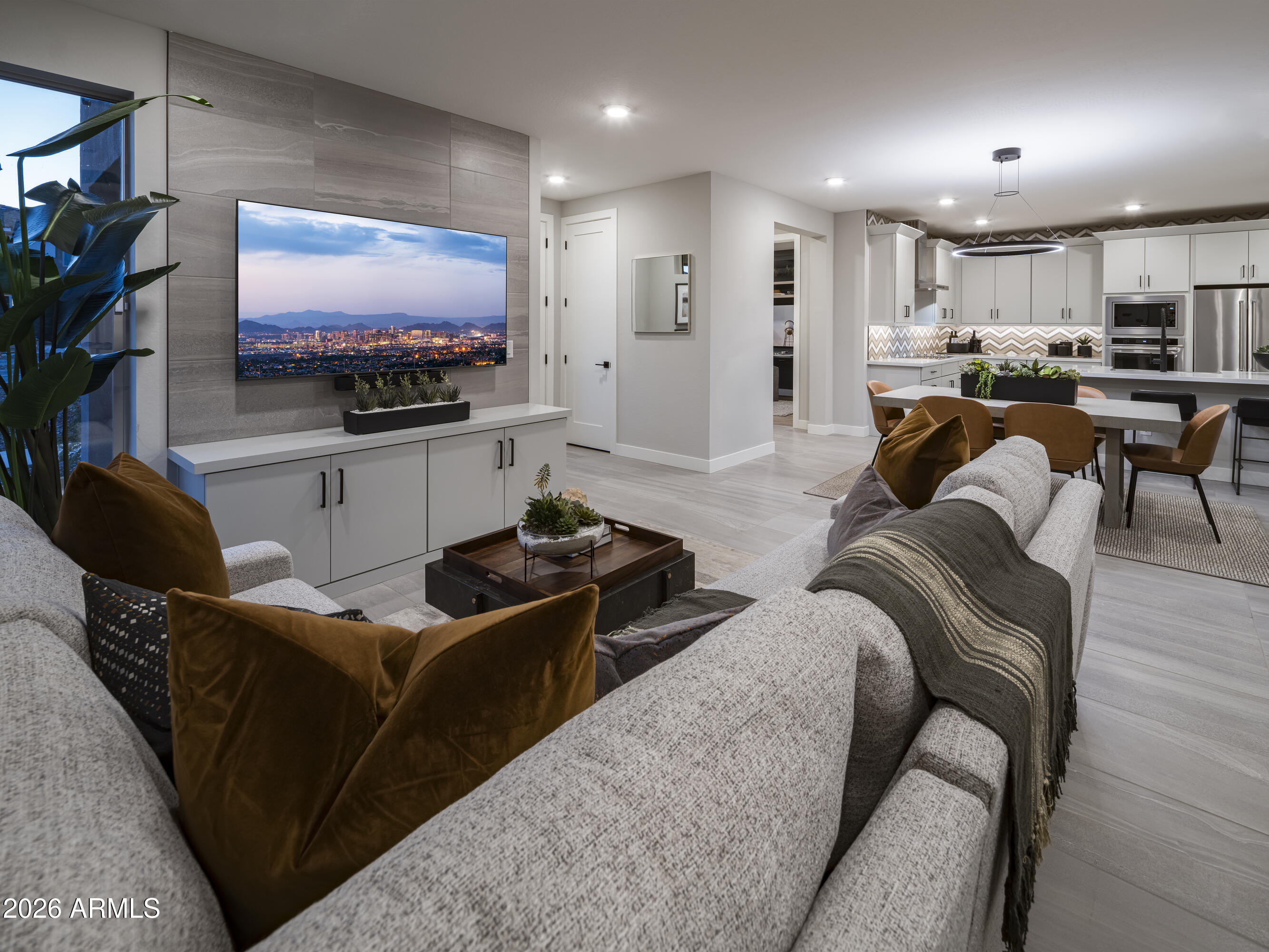 2121 W SONORAN DESERT Drive 165, Phoenix, AZ 85085