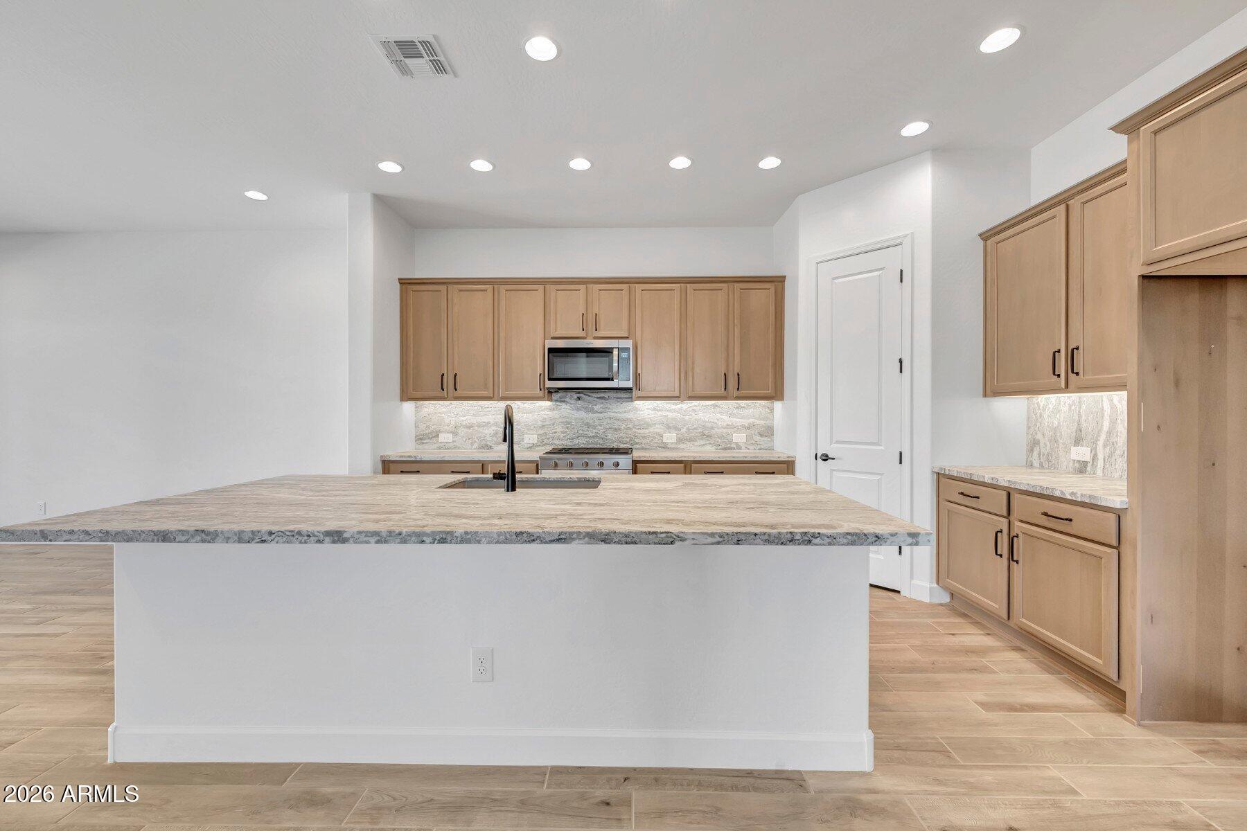2928 E MANZANILA Avenue, San Tan Valley, AZ 85140