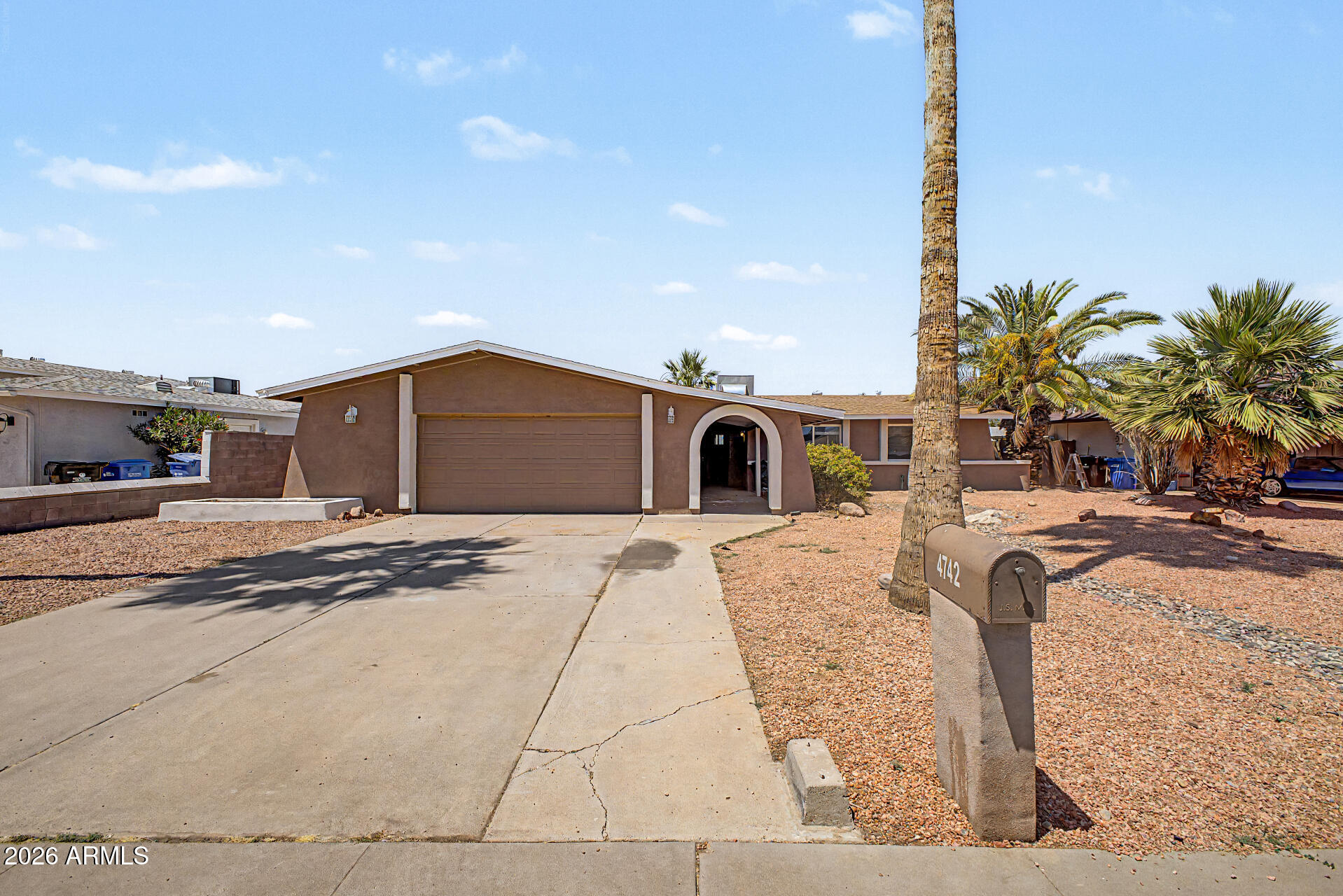4742 W PARADISE Drive, Glendale, AZ 85304