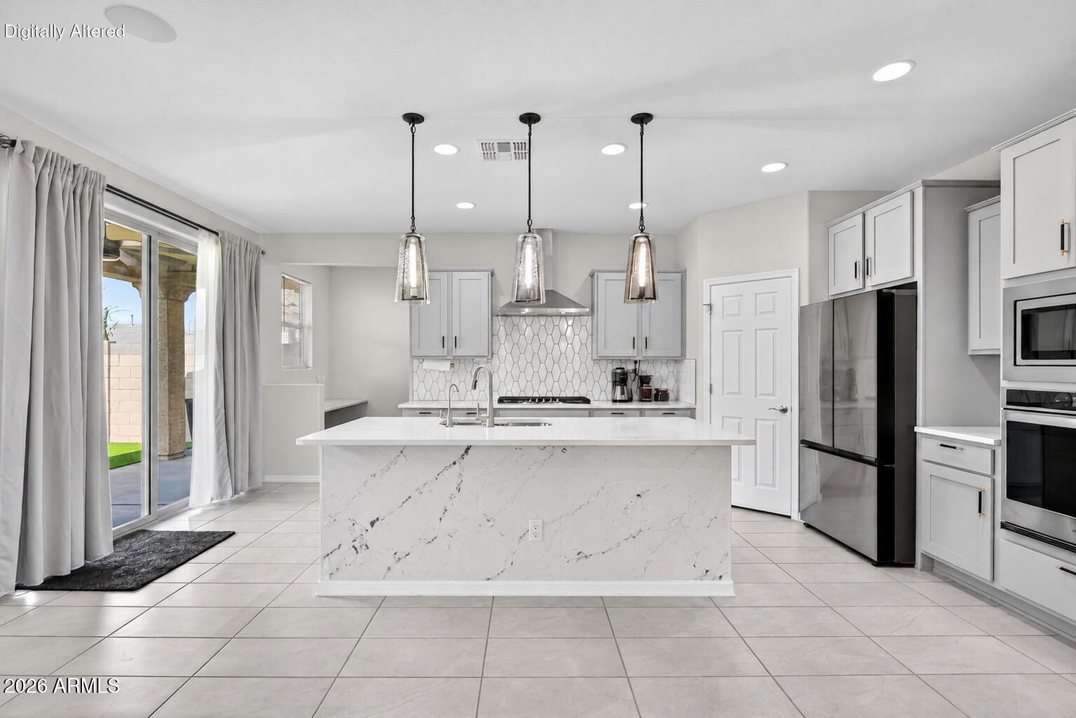 9022 W LUKE Avenue, Glendale, AZ 85305
