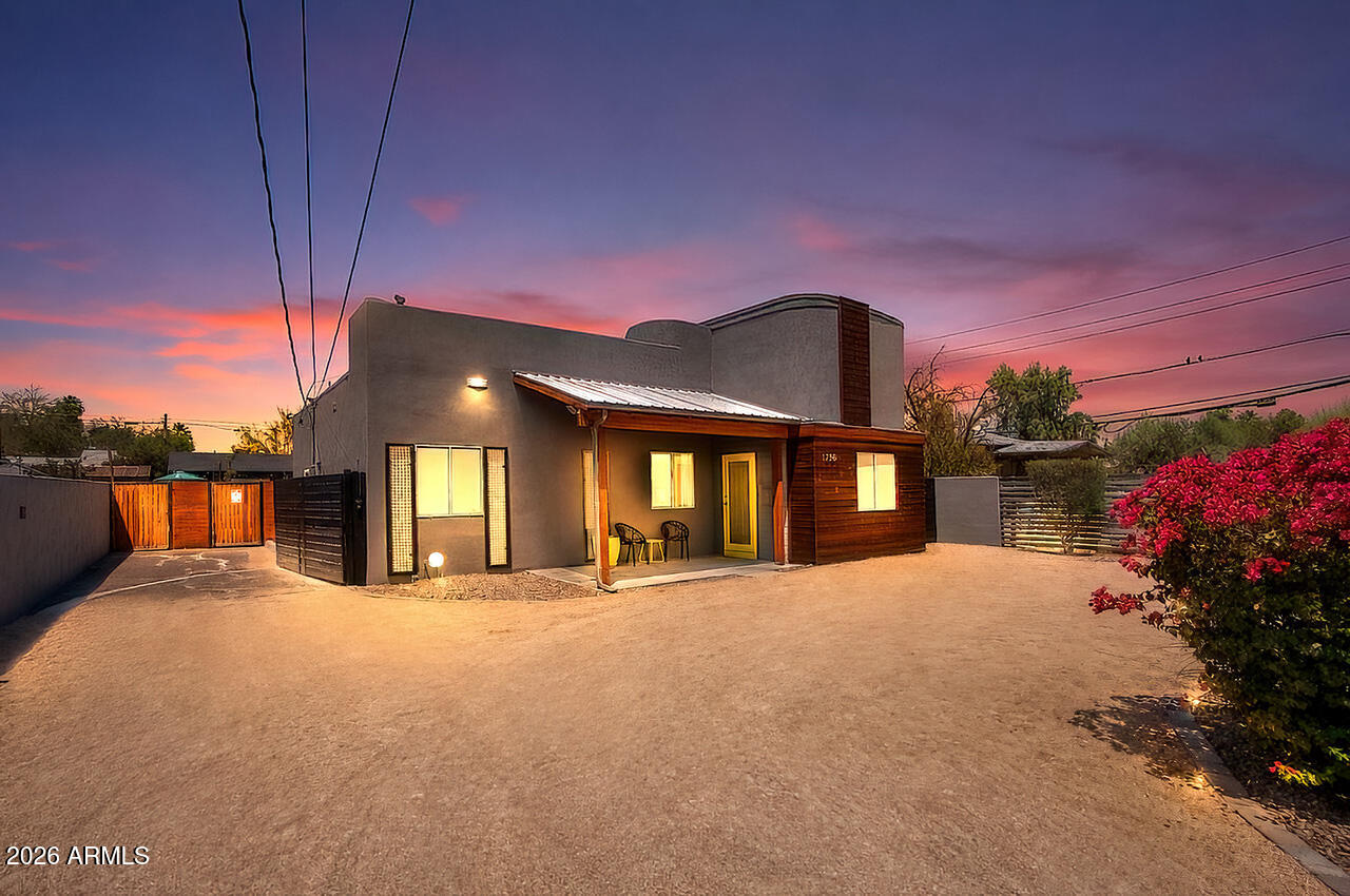 1058 E WHITTON Avenue, Phoenix, AZ 85014