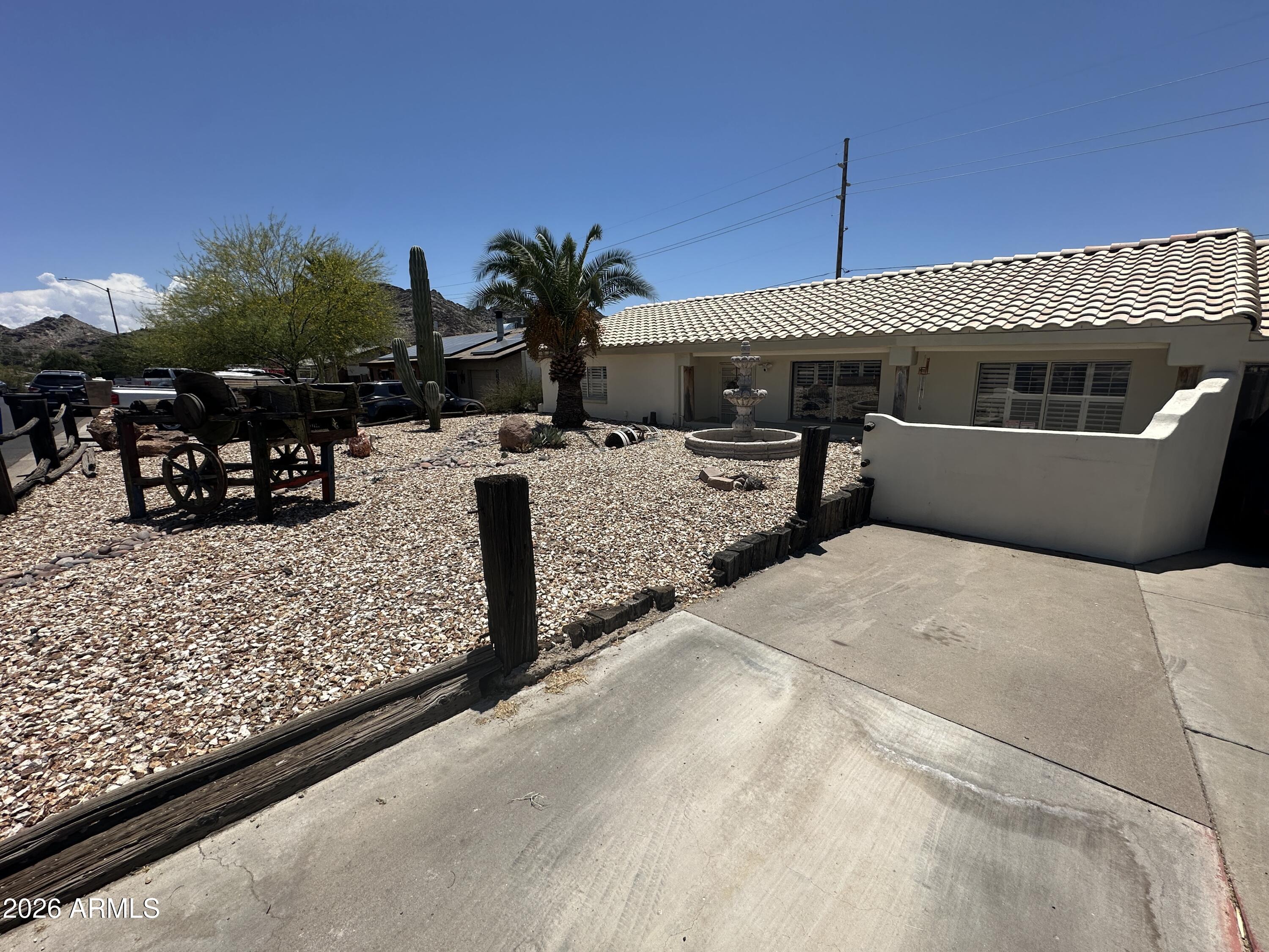 1229 E MERCER Lane, Phoenix, AZ 85020