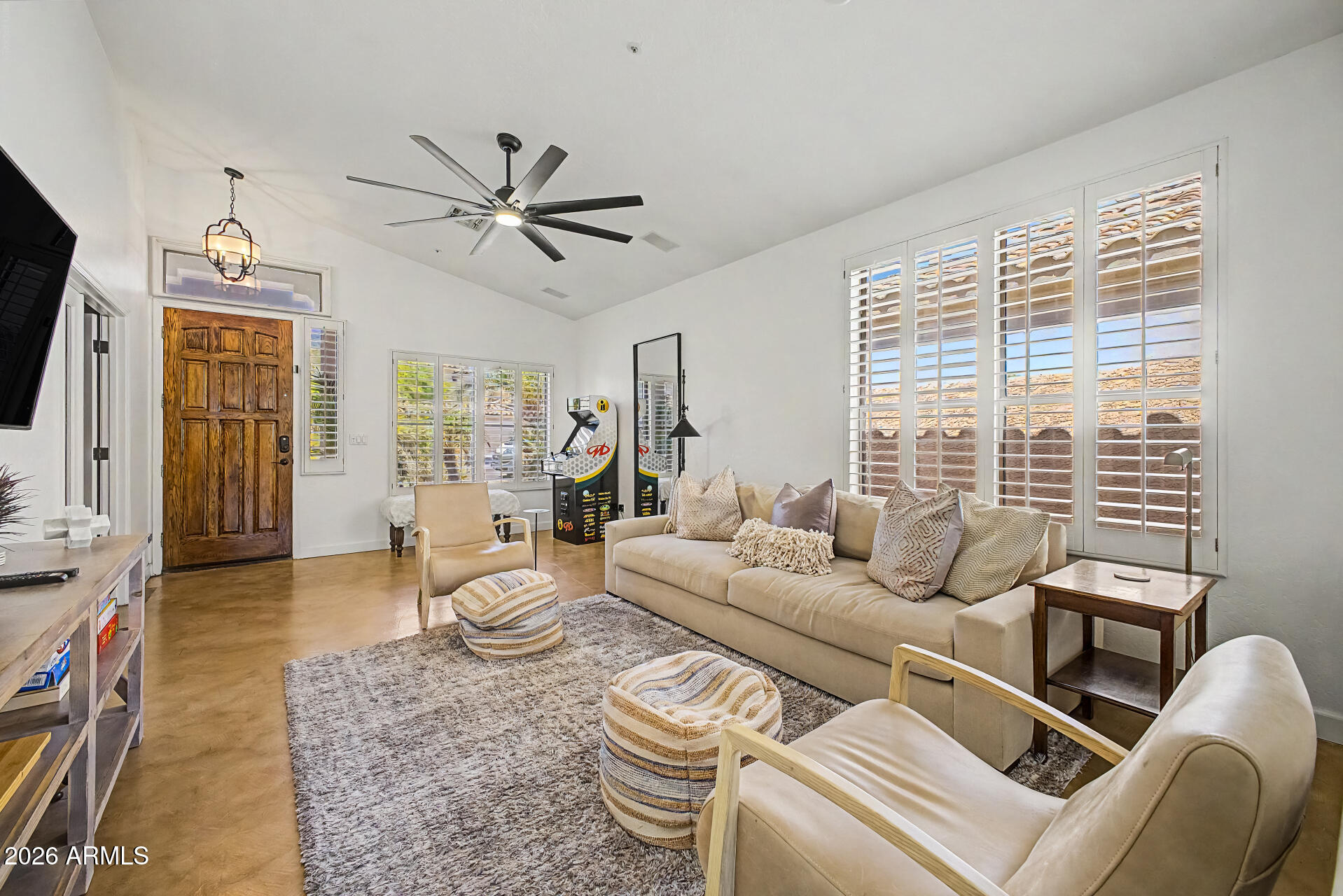 8143 E MICHELLE Drive, Scottsdale, AZ 85255