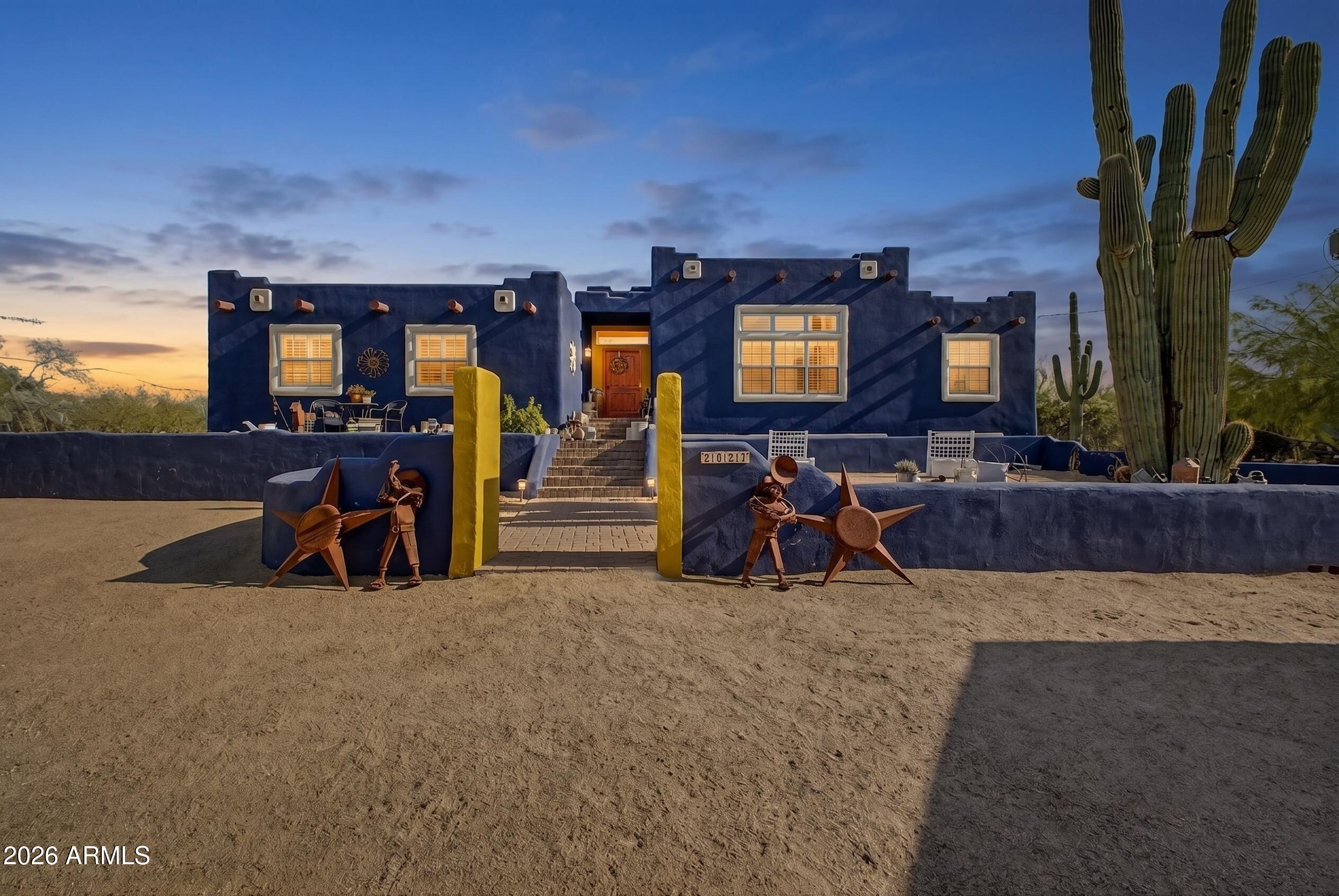 2027 E CIRCLE MOUNTAIN Road, New River, AZ 85087