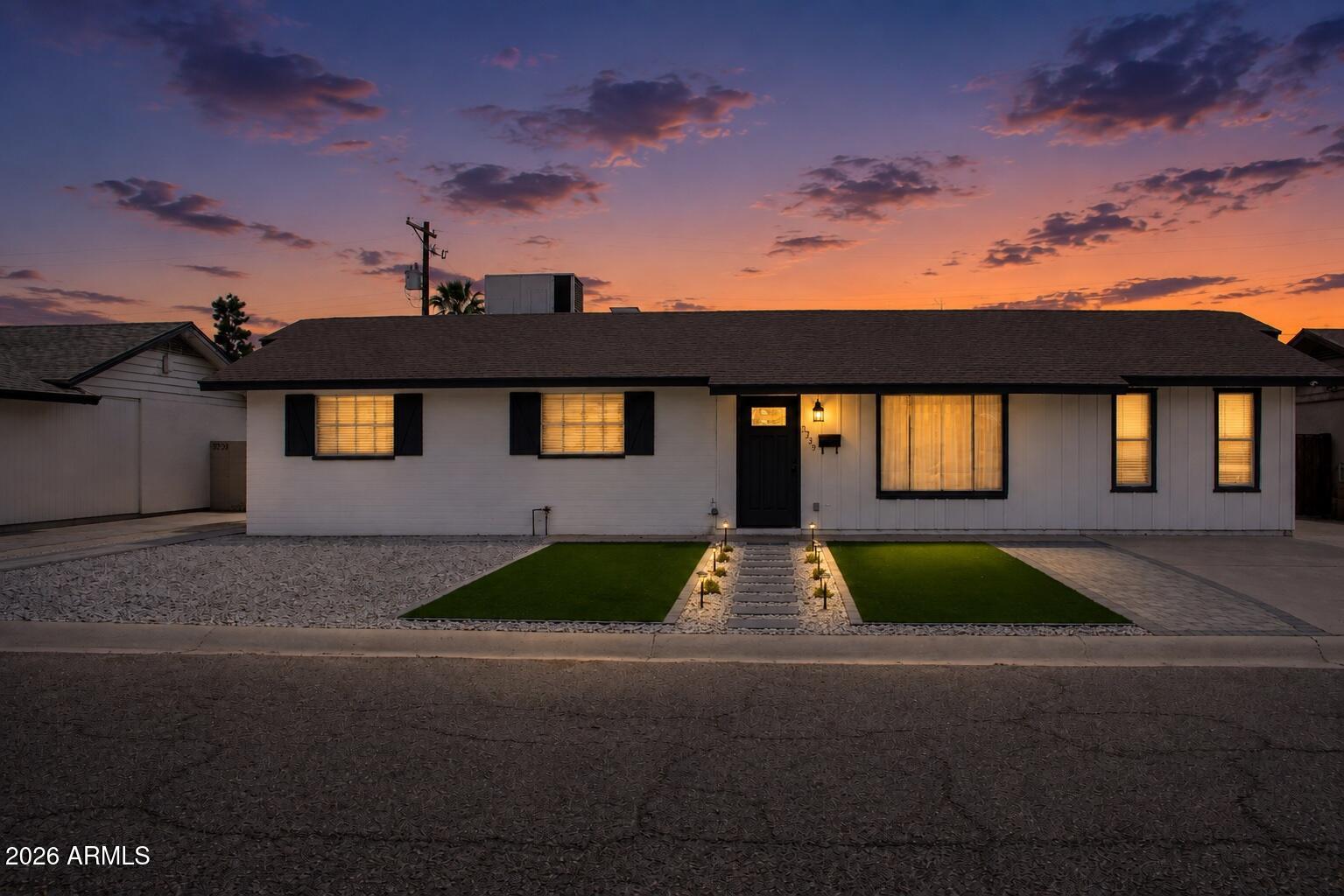 3739 W FLYNN Lane, Phoenix, AZ 85019