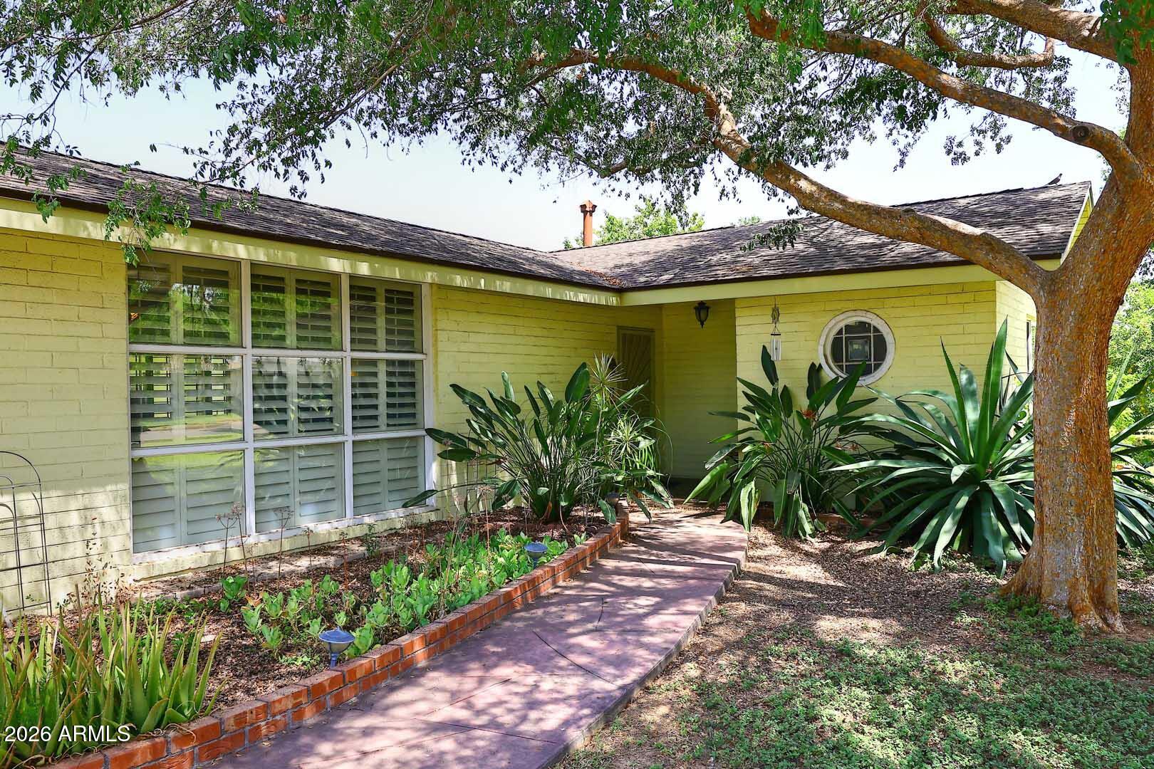 8104 N 8TH Avenue, Phoenix, AZ 85021