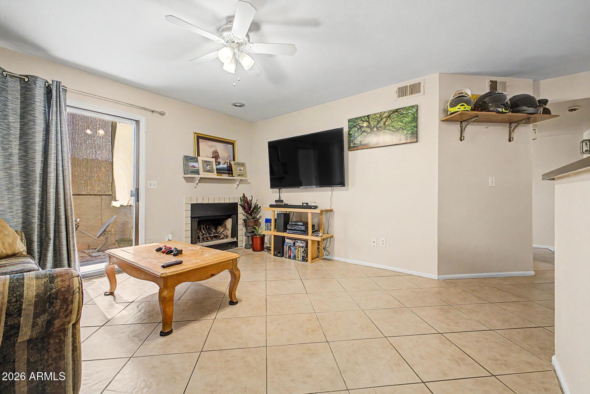 533 W GUADALUPE Road 1104, Mesa, AZ 85210