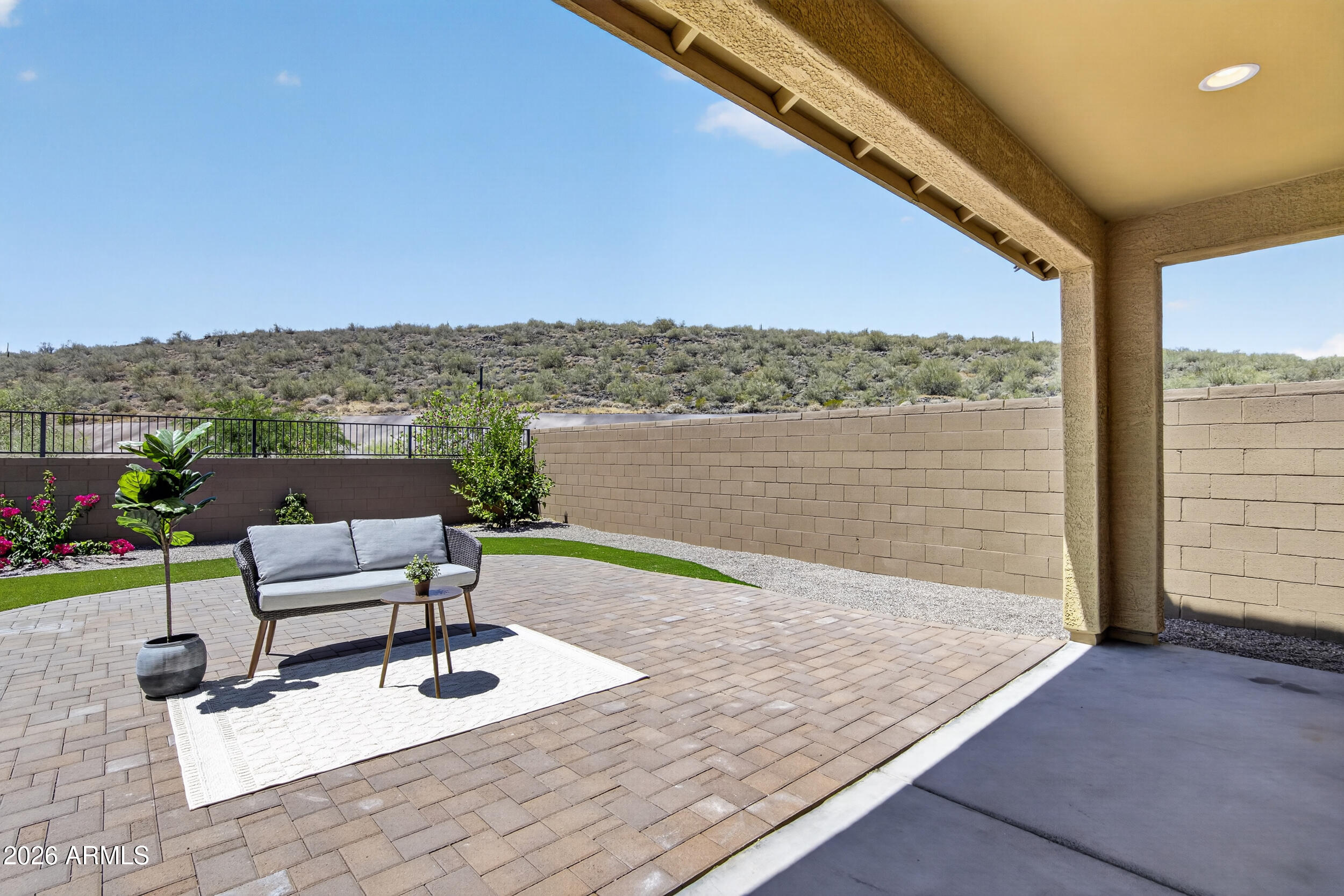 3253 W JUNIPER CANYON Drive, Phoenix, AZ 85083
