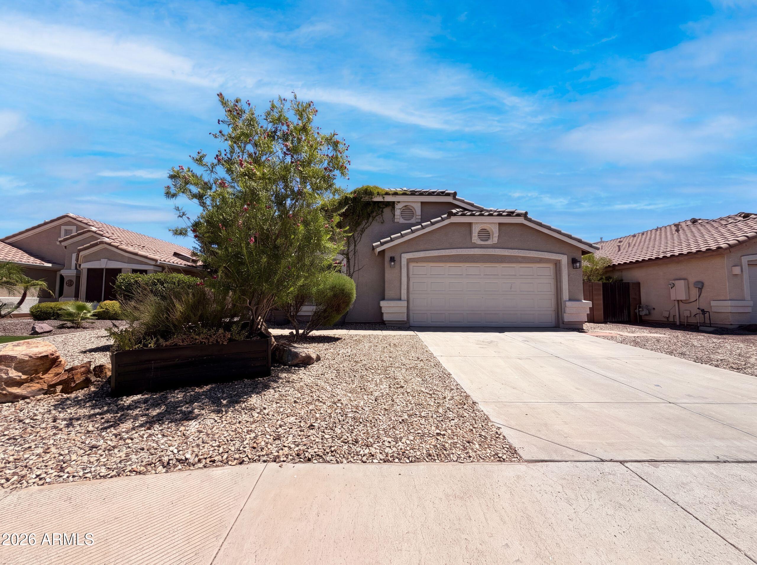 8747 W LONE CACTUS Drive, Peoria, AZ 85382