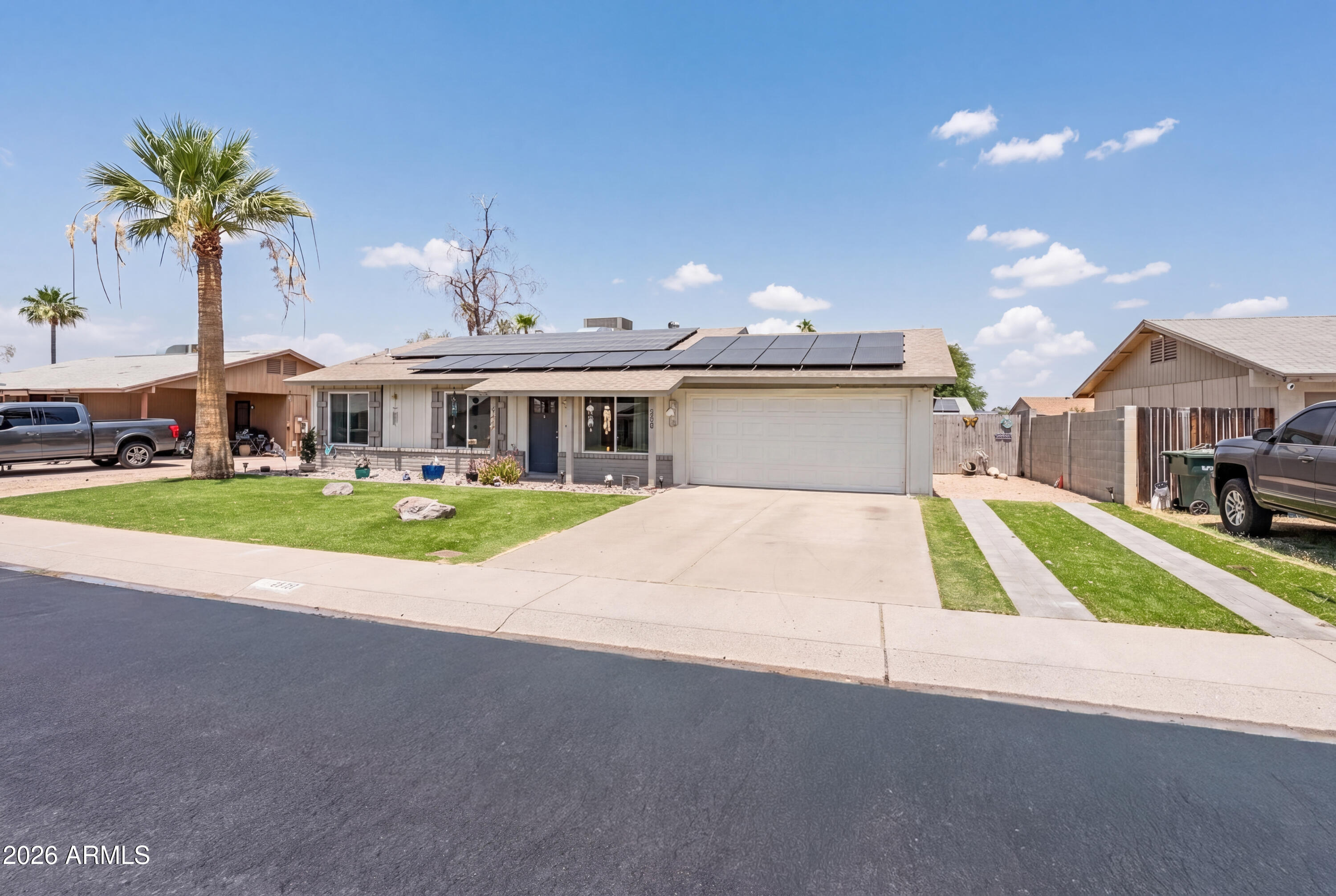 2520 E LIBBY Street, Phoenix, AZ 85032