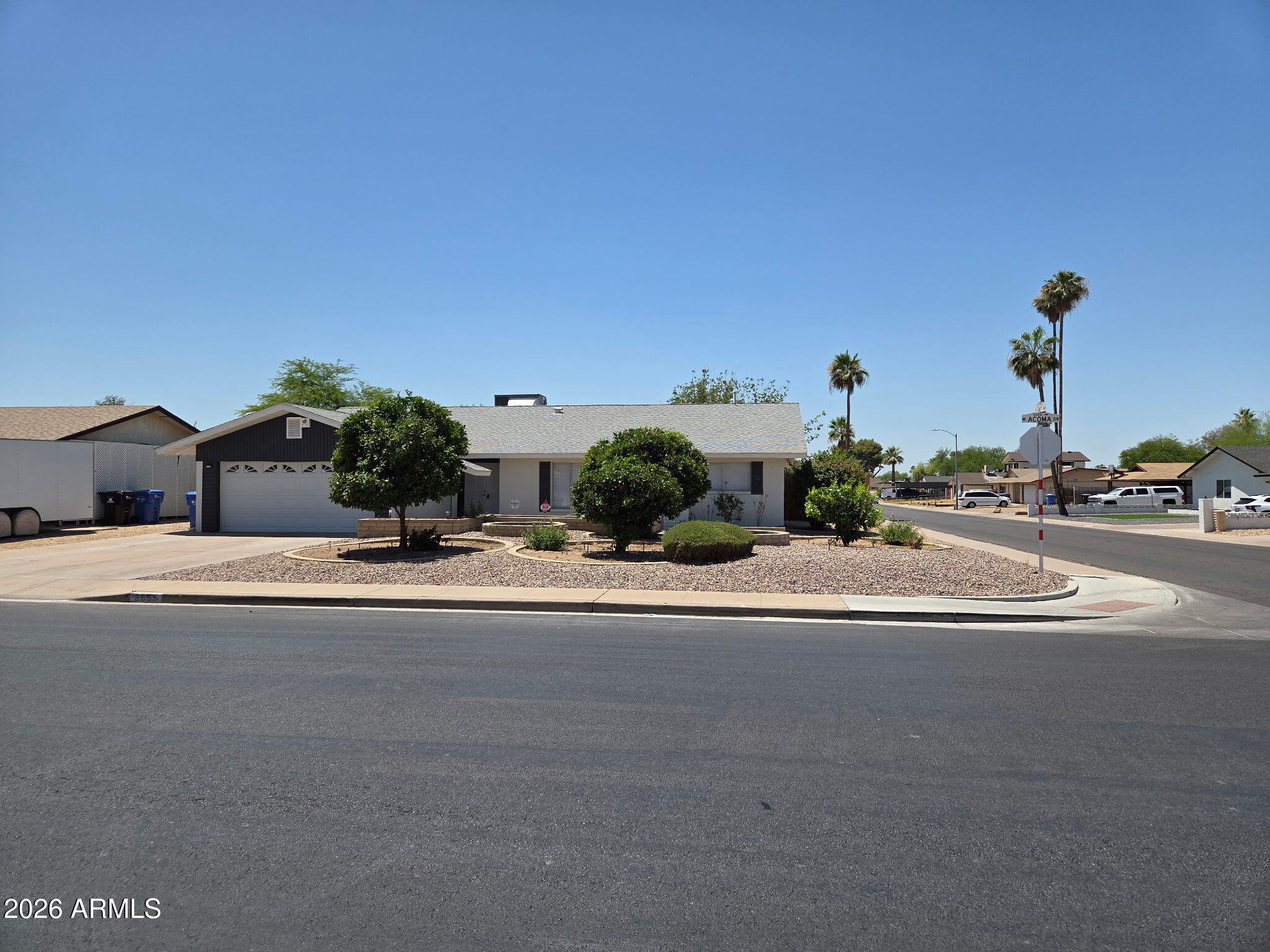 3555 W ACOMA Drive, Phoenix, AZ 85053