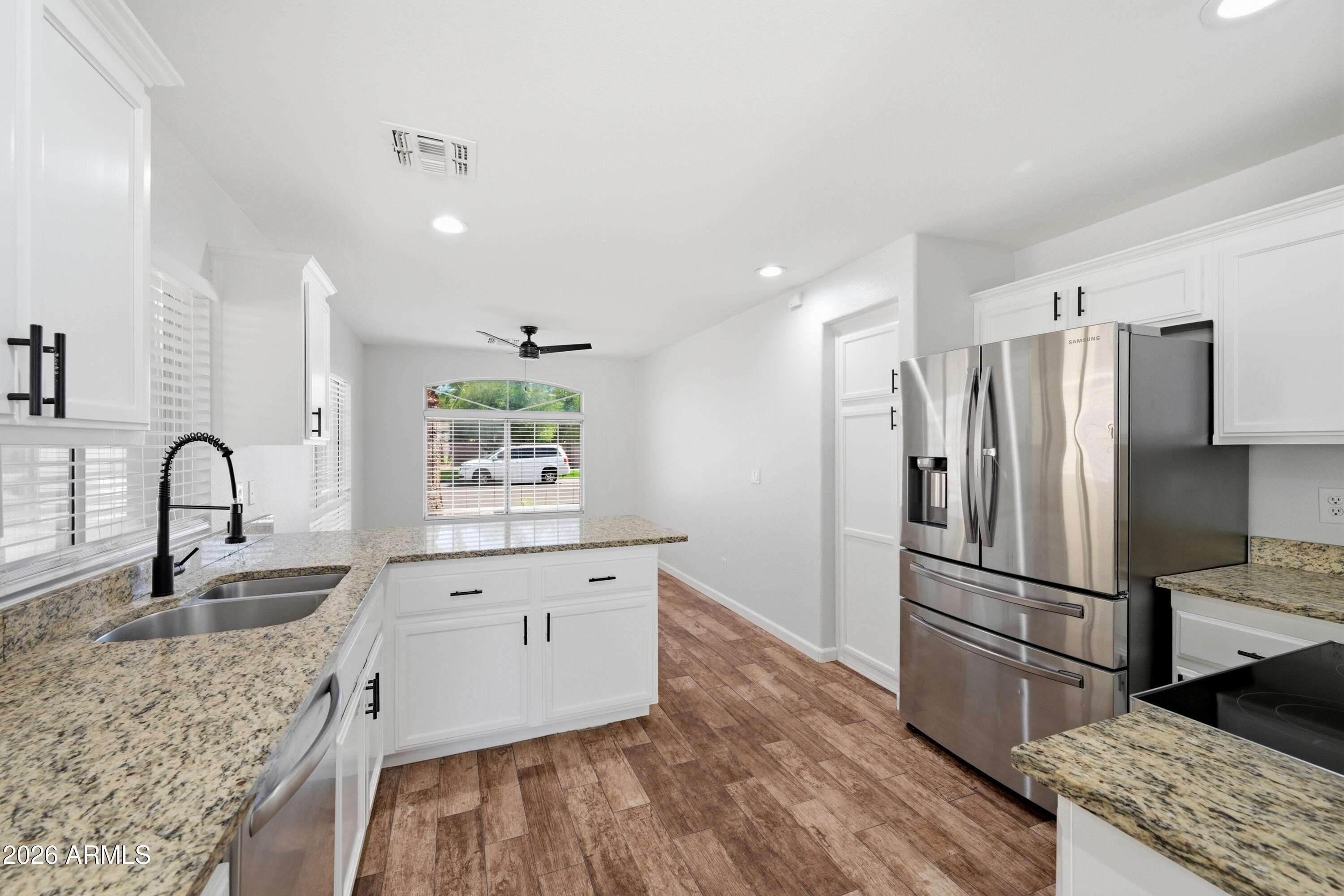 868 E LAREDO Street, Chandler, AZ 85225