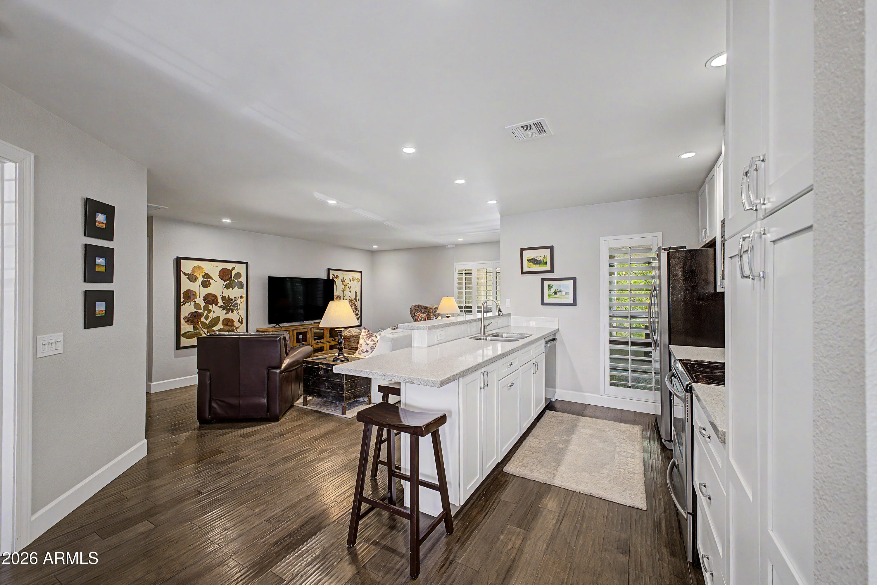 5221 N 24TH Street 206, Phoenix, AZ 85016