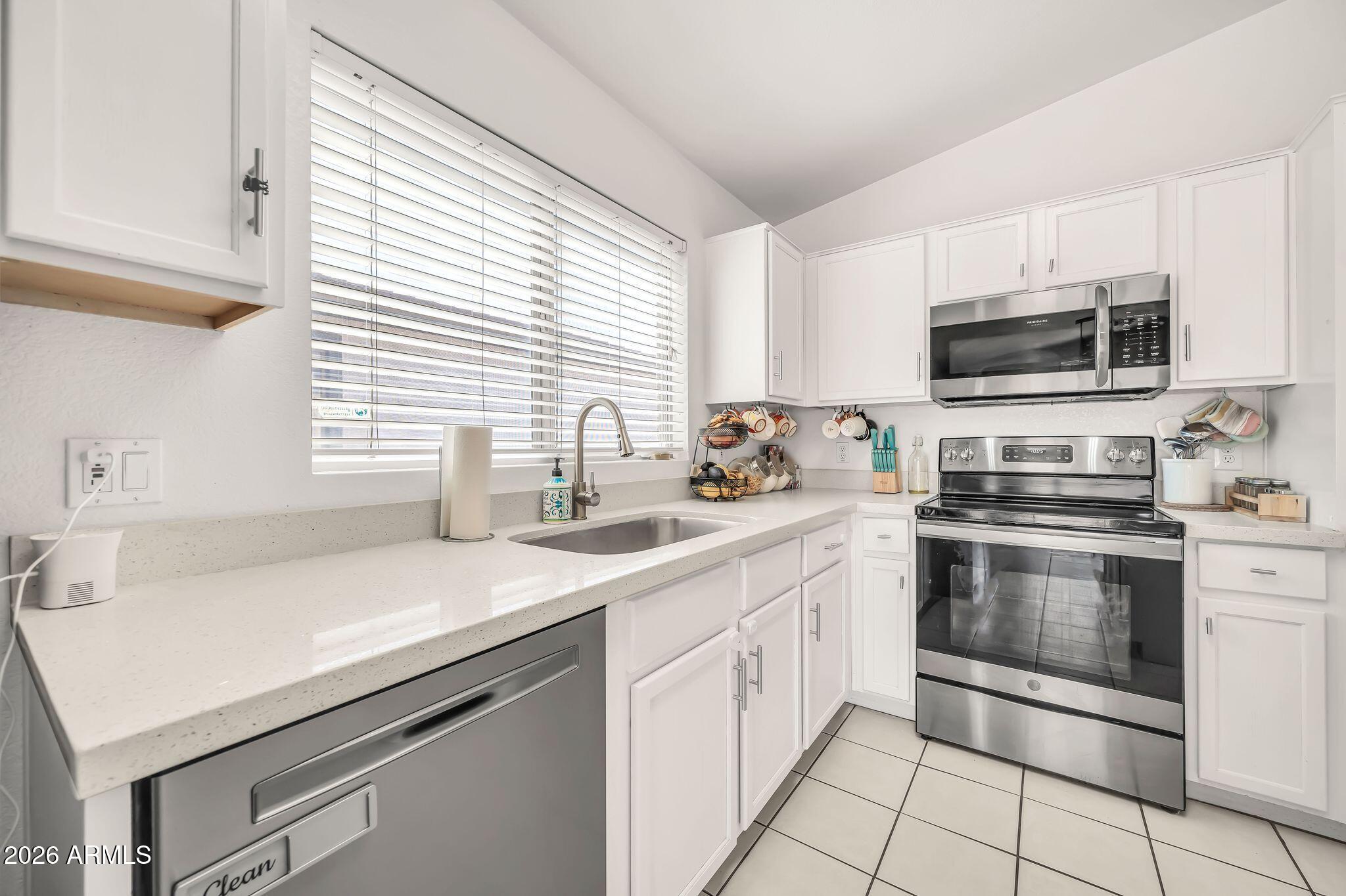 6226 W ILLINI Street, Phoenix, AZ 85043