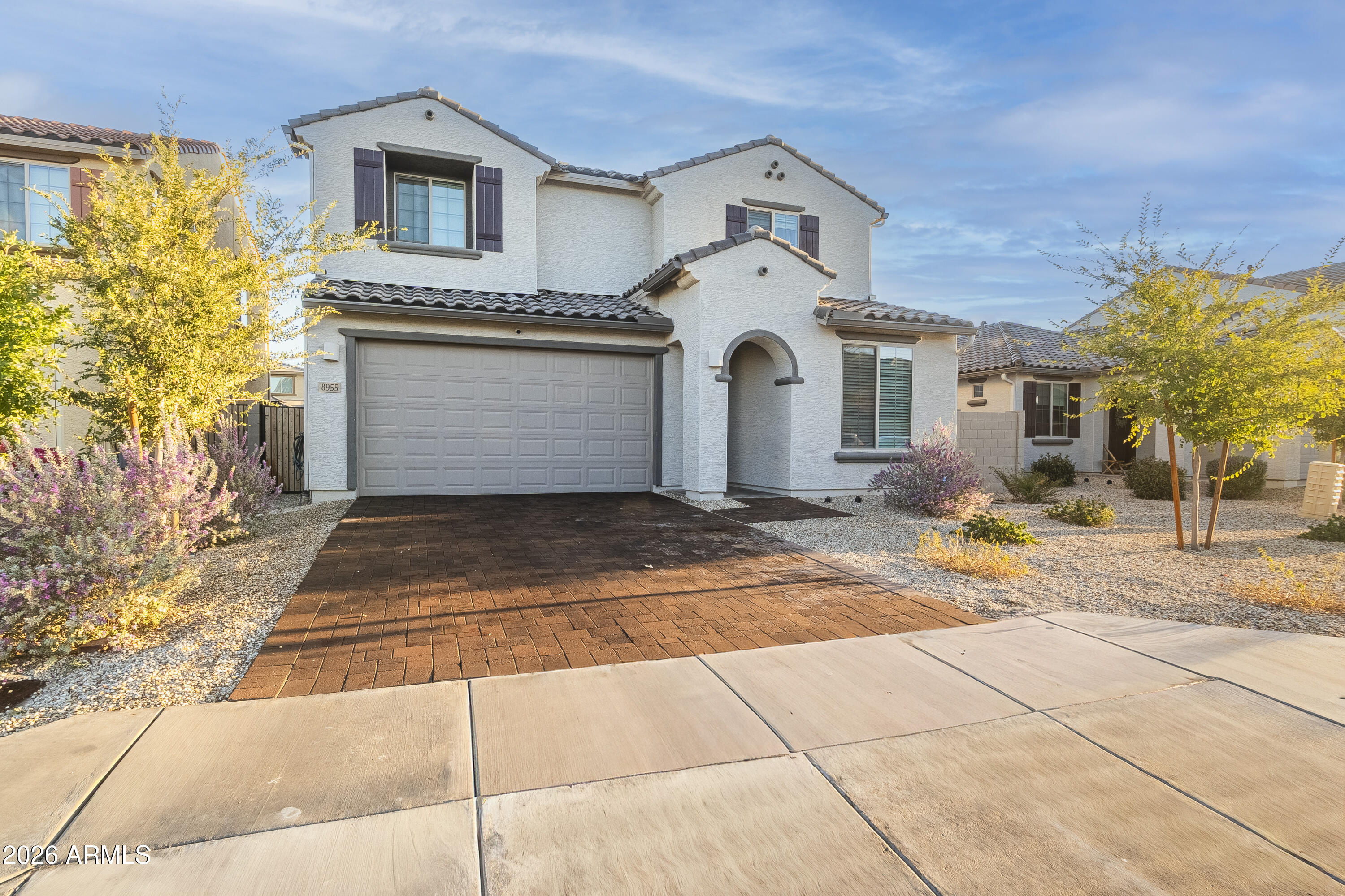 8955 W Luke Avenue, Glendale, AZ 85305