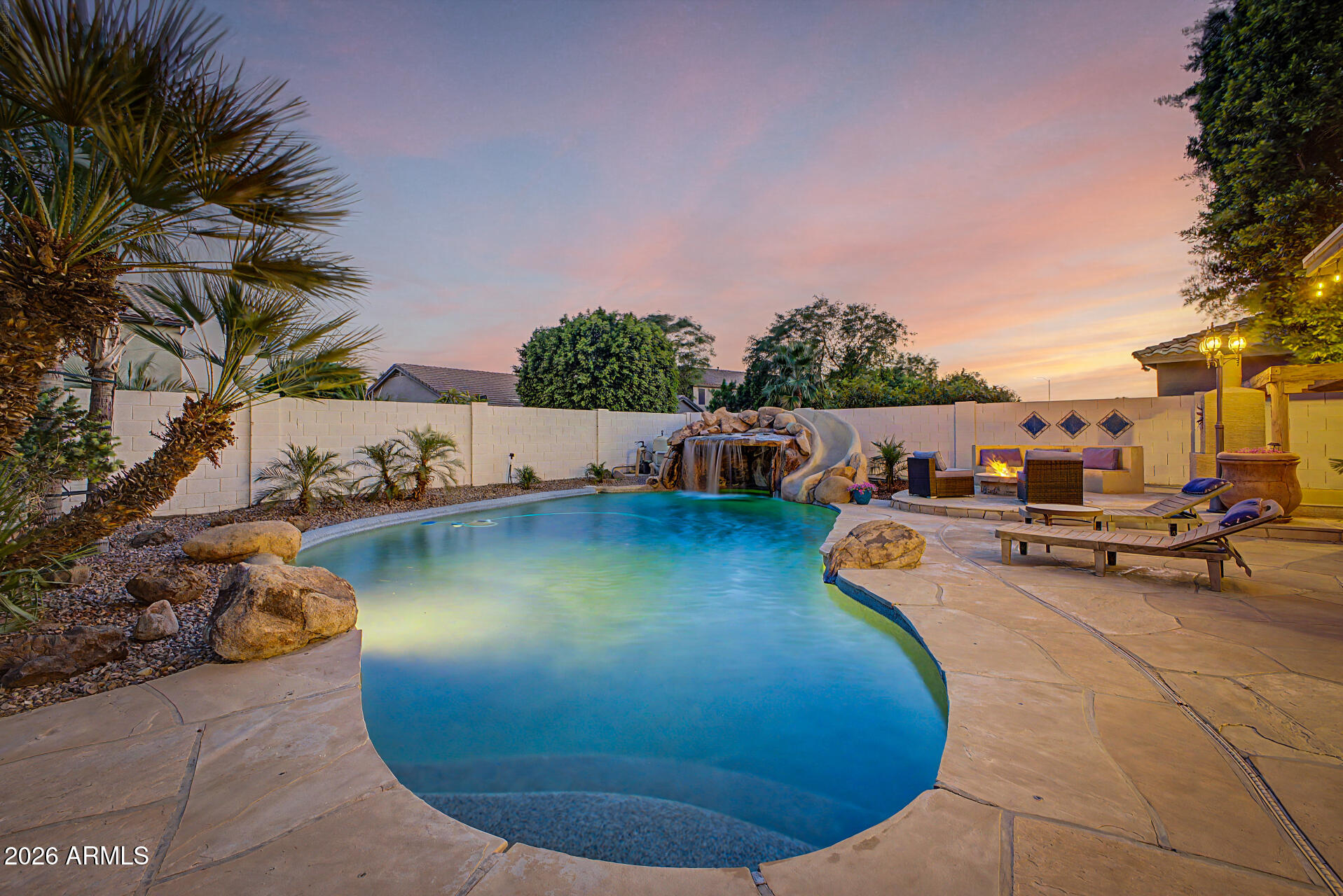 8039 W FOOTHILL Drive, Peoria, AZ 85383